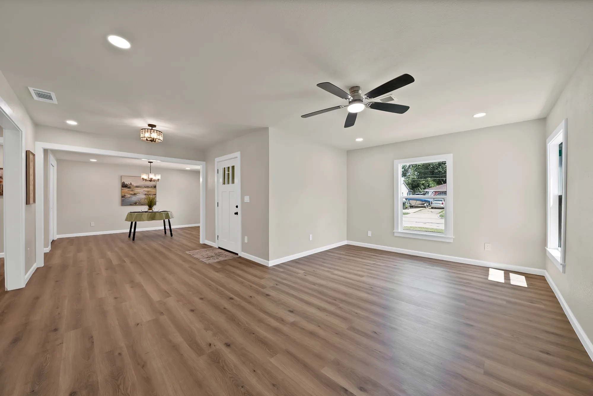 Single Family Residence For Sale in Dallas County , 1104 E Russell Avenue, Carrollton, Texas 75006, 3 Bedroom, 2 Bathroom, Garage spaces, 1,476 Sqft, built in 1954, mls#21333556, Real Estate Agent in Carrollton, Homes For Sale in Dallas county, Homes For Sale in Carrollton, Realtor in Carrollton Texas, Real Estate Brokerage Independent Realty Texas, Luminita Cordes Realtor