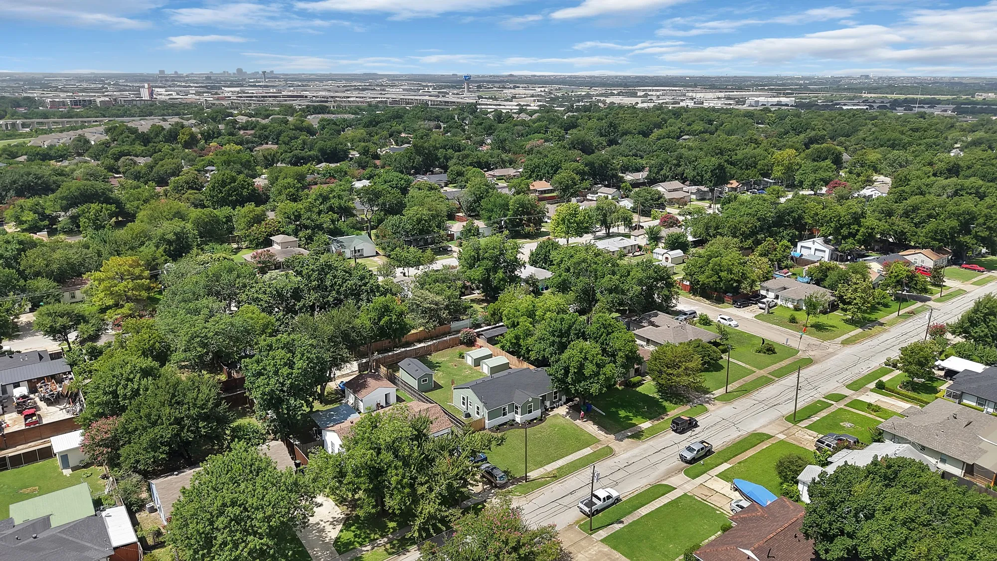 Single Family Residence For Sale in Dallas County , 1104 E Russell Avenue, Carrollton, Texas 75006, 3 Bedroom, 2 Bathroom, Garage spaces, 1,476 Sqft, built in 1954, mls#21333556, Real Estate Agent in Carrollton, Homes For Sale in Dallas county, Homes For Sale in Carrollton, Realtor in Carrollton Texas, Real Estate Brokerage Independent Realty Texas, Luminita Cordes Realtor