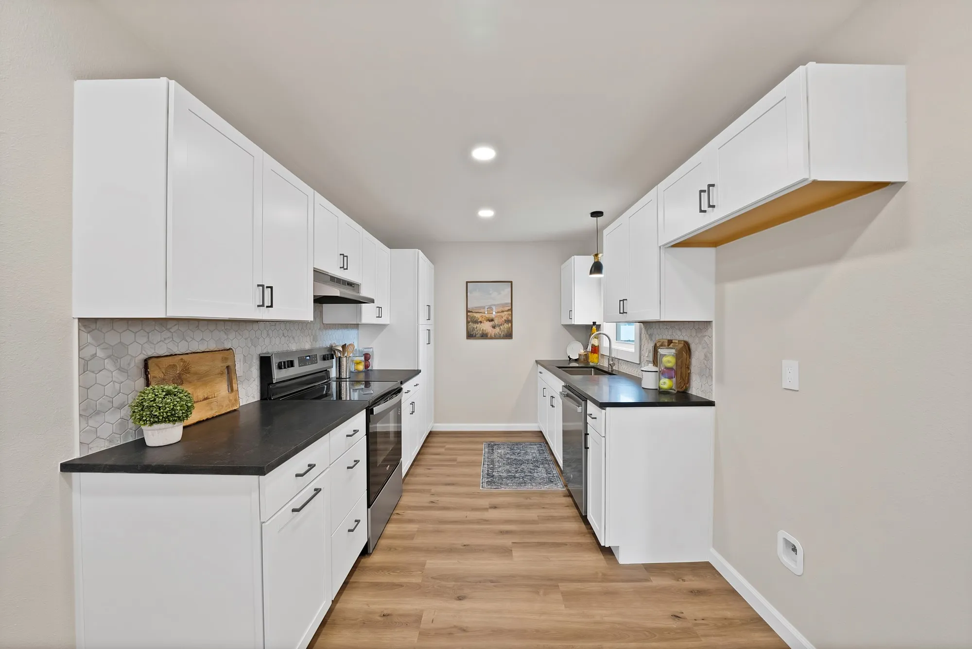 Single Family Residence For Sale in Dallas County , 1104 E Russell Avenue, Carrollton, Texas 75006, 3 Bedroom, 2 Bathroom, Garage spaces, 1,476 Sqft, built in 1954, mls#21333556, Real Estate Agent in Carrollton, Homes For Sale in Dallas county, Homes For Sale in Carrollton, Realtor in Carrollton Texas, Real Estate Brokerage Independent Realty Texas, Luminita Cordes Realtor