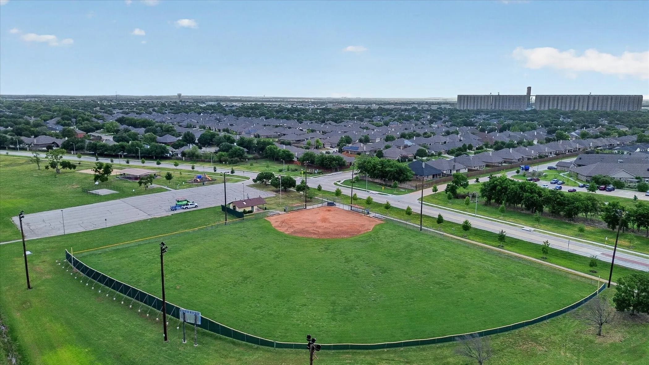 Single Family Residence For Sale in Tarrant County , 640 Fossil Wood Drive, Saginaw, Texas 76179, 4 Bedroom, 3 Bathroom, 2 Garage spaces, 2,002 Sqft, built in 2005, mls#21333817, Real Estate Agent in Saginaw, Homes For Sale in Tarrant county, Homes For Sale in Saginaw, Realtor in Saginaw Texas, Real Estate Brokerage Independent Realty Texas, Luminita Cordes Realtor