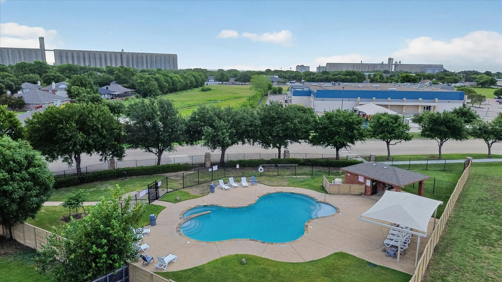 Single Family Residence For Sale in Tarrant County , 640 Fossil Wood Drive, Saginaw, Texas 76179, 4 Bedroom, 3 Bathroom, 2 Garage spaces, 2,002 Sqft, built in 2005, mls#21333817, Real Estate Agent in Saginaw, Homes For Sale in Tarrant county, Homes For Sale in Saginaw, Realtor in Saginaw Texas, Real Estate Brokerage Independent Realty Texas, Luminita Cordes Realtor