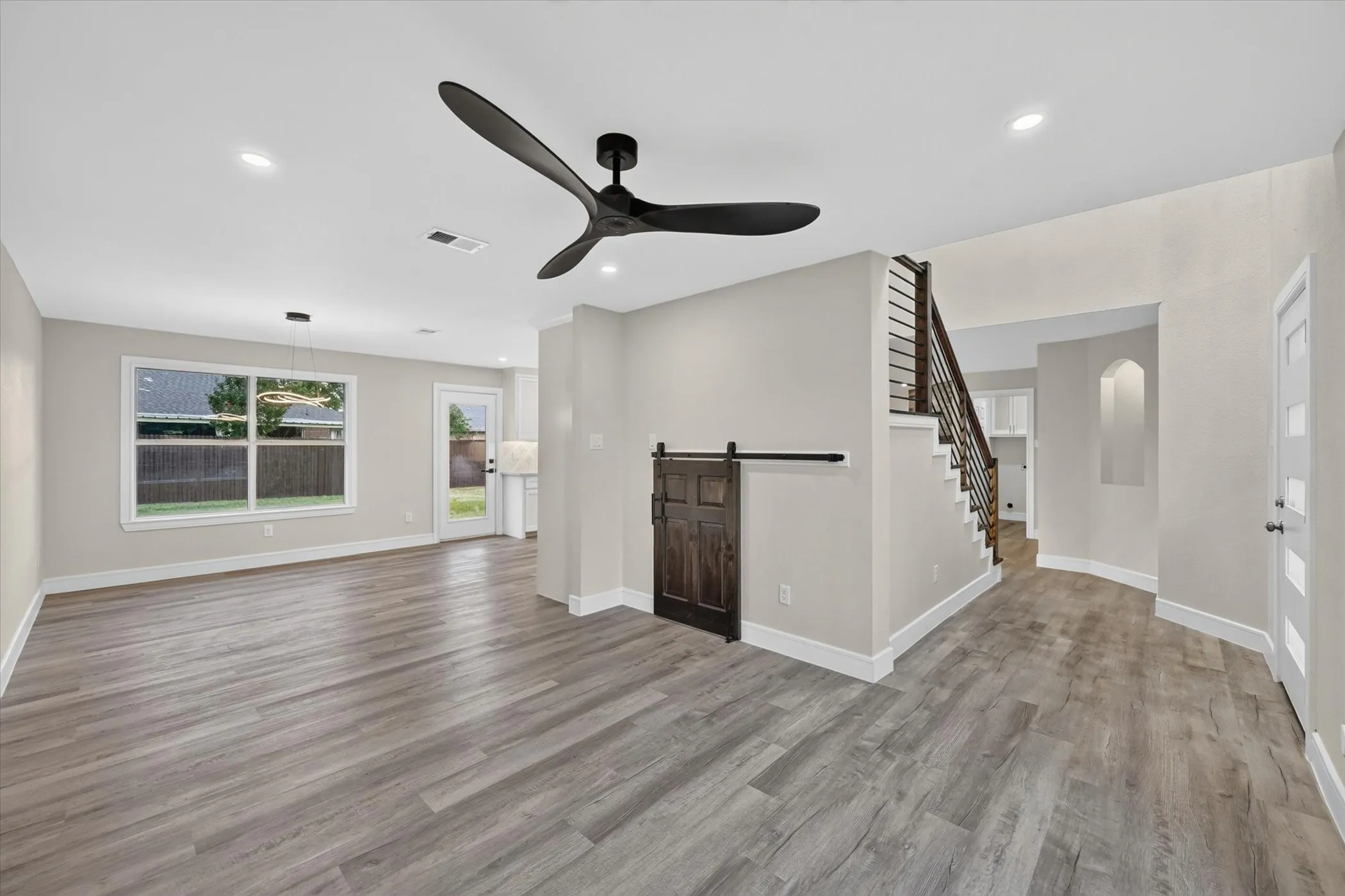 Single Family Residence For Sale in Tarrant County , 640 Fossil Wood Drive, Saginaw, Texas 76179, 4 Bedroom, 3 Bathroom, 2 Garage spaces, 2,002 Sqft, built in 2005, mls#21333817, Real Estate Agent in Saginaw, Homes For Sale in Tarrant county, Homes For Sale in Saginaw, Realtor in Saginaw Texas, Real Estate Brokerage Independent Realty Texas, Luminita Cordes Realtor