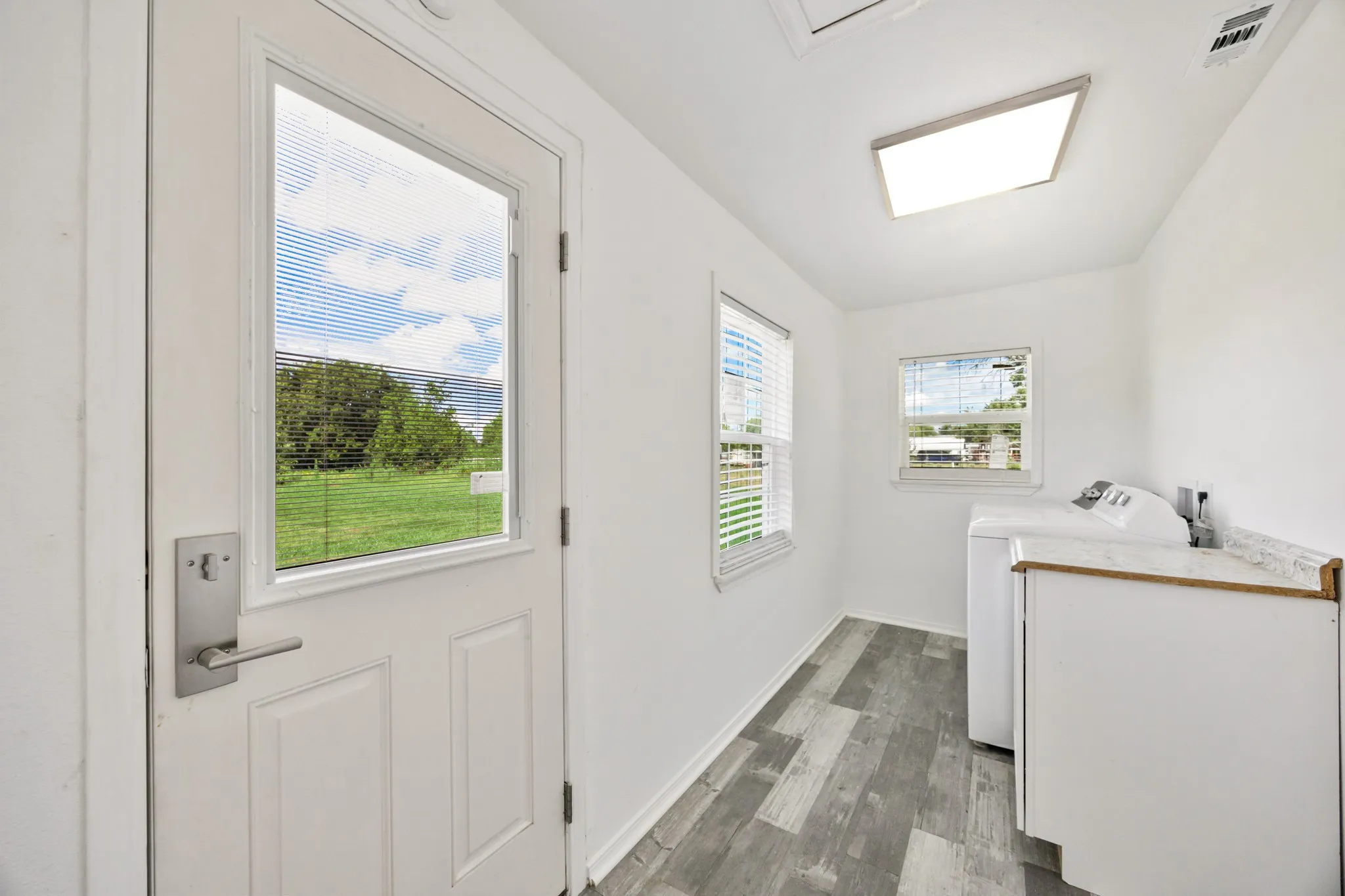 Single Family Residence For Rent in Kaufman County , 15763 County Road 355, Terrell, Texas 75161, 2 Bedroom, 1 Bathroom, Garage spaces, 1,248 Sqft, built in 1950, mls#21334512, Real Estate Agent in Terrell, Homes For Rent in Kaufman county, Homes For Rent in Terrell, Realtor in Terrell Texas, Real Estate Brokerage Independent Realty Texas, Luminita Cordes Realtor