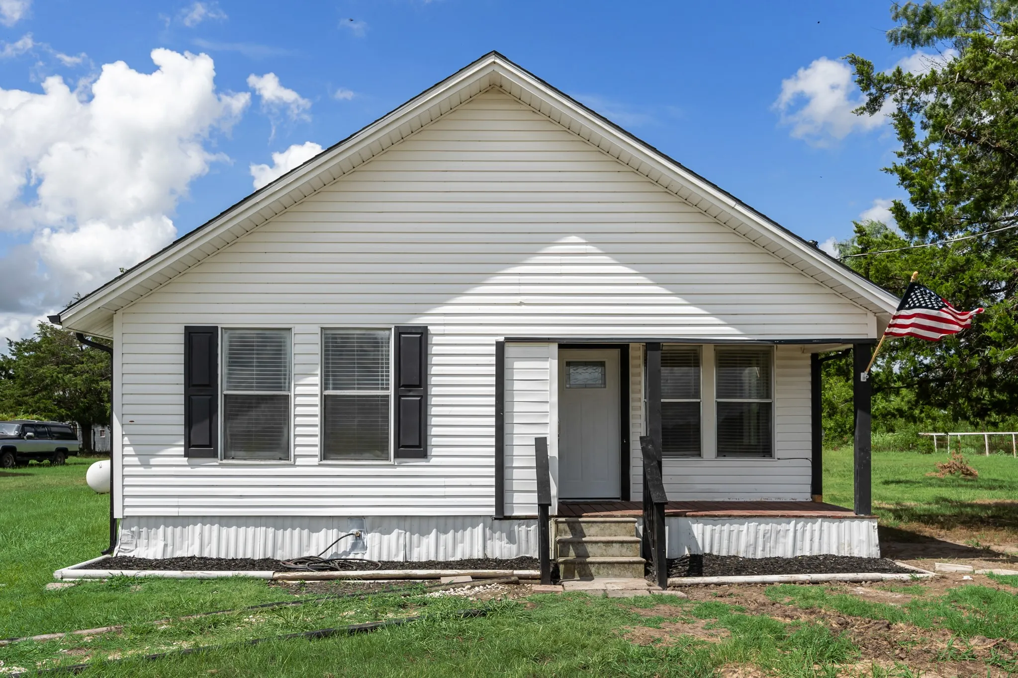 Single Family Residence For Rent in Kaufman County , 15763 County Road 355, Terrell, Texas 75161, 2 Bedroom, 1 Bathroom, Garage spaces, 1,248 Sqft, built in 1950, mls#21334512, Real Estate Agent in Terrell, Homes For Rent in Kaufman county, Homes For Rent in Terrell, Realtor in Terrell Texas, Real Estate Brokerage Independent Realty Texas, Luminita Cordes Realtor