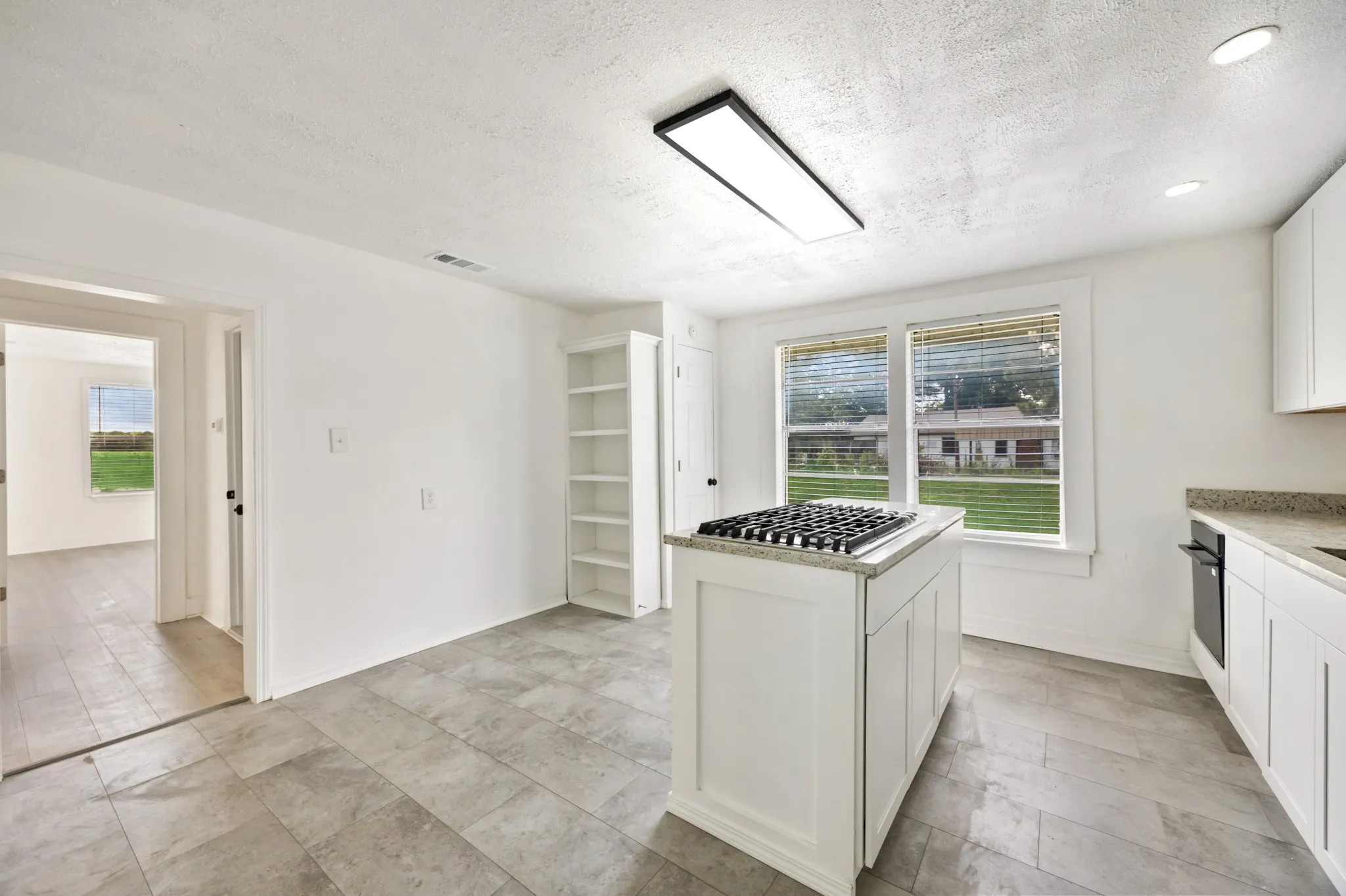 Single Family Residence For Rent in Kaufman County , 15763 County Road 355, Terrell, Texas 75161, 2 Bedroom, 1 Bathroom, Garage spaces, 1,248 Sqft, built in 1950, mls#21334512, Real Estate Agent in Terrell, Homes For Rent in Kaufman county, Homes For Rent in Terrell, Realtor in Terrell Texas, Real Estate Brokerage Independent Realty Texas, Luminita Cordes Realtor