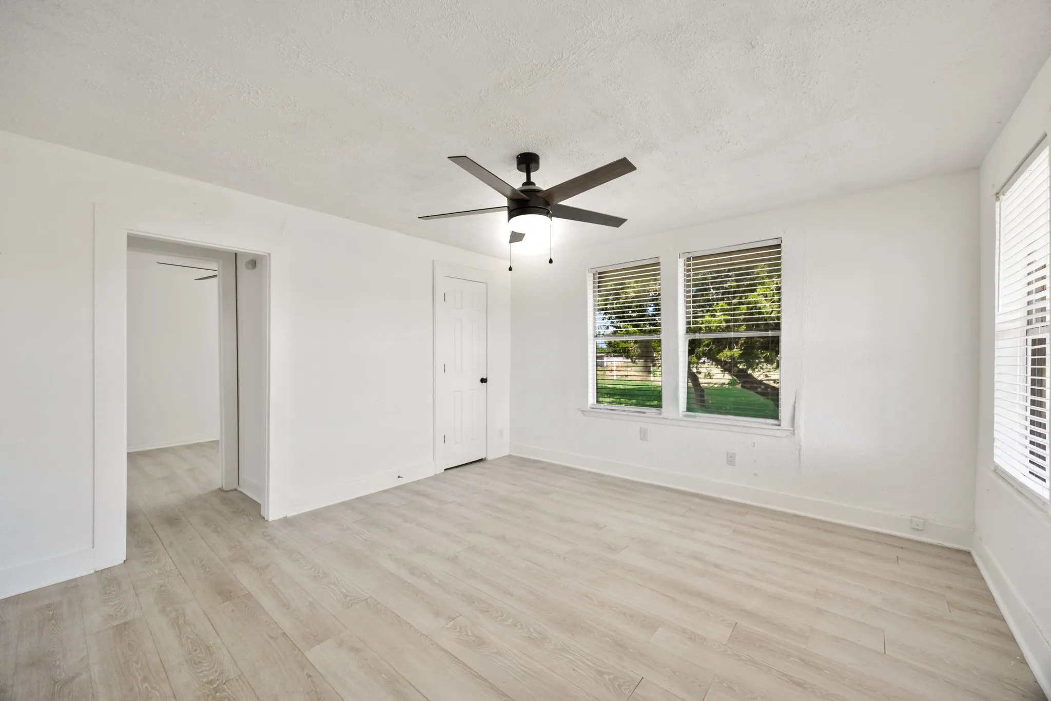 Single Family Residence For Rent in Kaufman County , 15763 County Road 355, Terrell, Texas 75161, 2 Bedroom, 1 Bathroom, Garage spaces, 1,248 Sqft, built in 1950, mls#21334512, Real Estate Agent in Terrell, Homes For Rent in Kaufman county, Homes For Rent in Terrell, Realtor in Terrell Texas, Real Estate Brokerage Independent Realty Texas, Luminita Cordes Realtor
