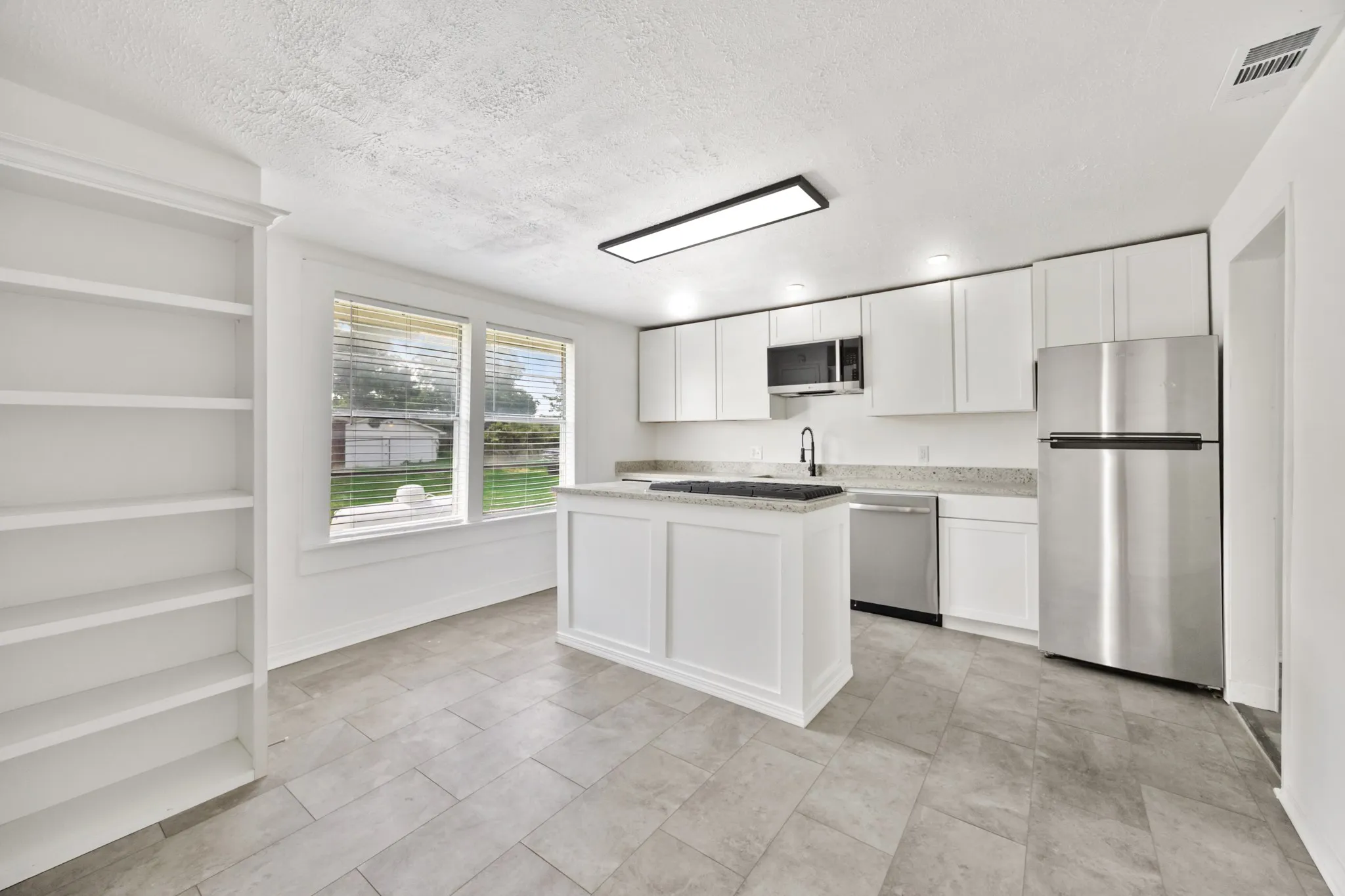 Single Family Residence For Rent in Kaufman County , 15763 County Road 355, Terrell, Texas 75161, 2 Bedroom, 1 Bathroom, Garage spaces, 1,248 Sqft, built in 1950, mls#21334512, Real Estate Agent in Terrell, Homes For Rent in Kaufman county, Homes For Rent in Terrell, Realtor in Terrell Texas, Real Estate Brokerage Independent Realty Texas, Luminita Cordes Realtor