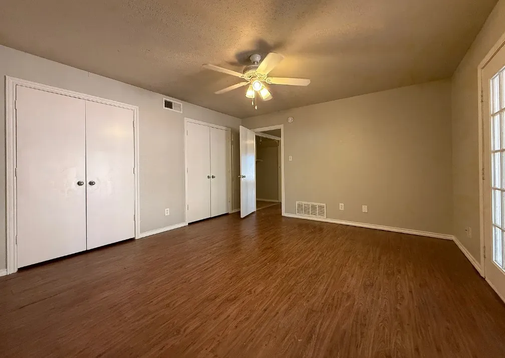 Duplex For Rent in Denton County , 730 Londonderry Lane 734, Denton, Texas 76205, 3 Bedroom, 2 Bathroom, 2 Garage spaces, 1,329 Sqft, built in 1974, mls#21330879, Real Estate Agent in Denton, Homes For Rent in Denton county, Homes For Rent in Denton, Realtor in Denton Texas, Real Estate Brokerage Independent Realty Texas, Luminita Cordes Realtor