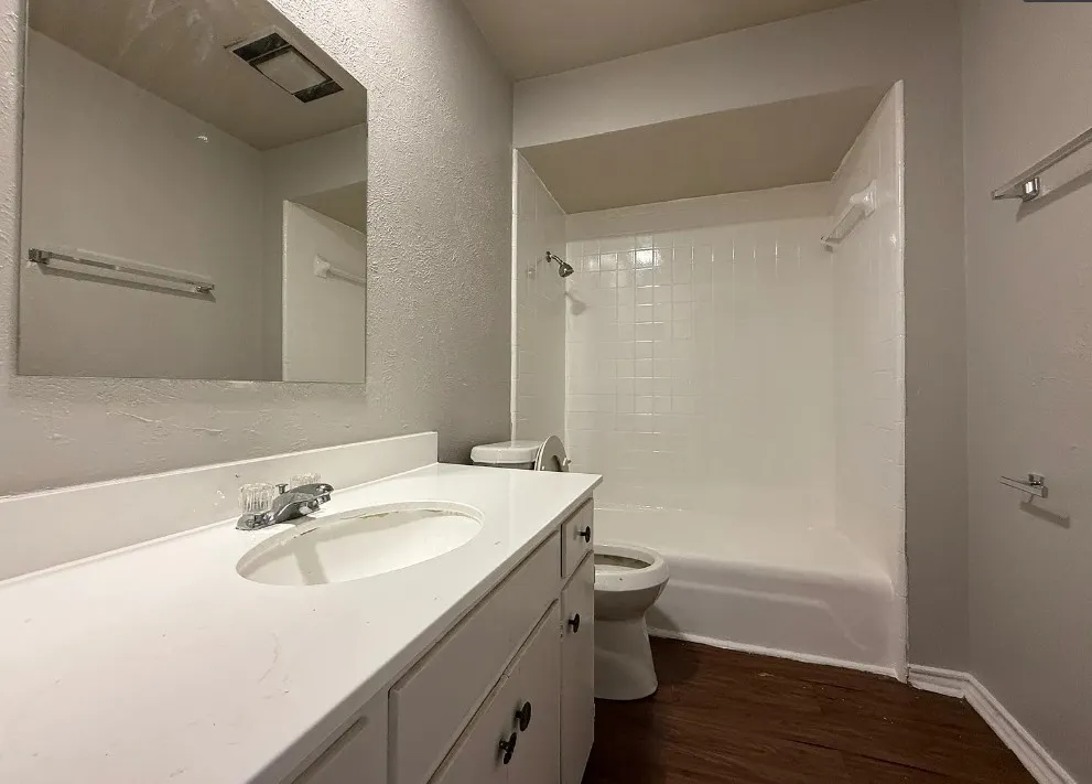 Duplex For Rent in Denton County , 730 Londonderry Lane 734, Denton, Texas 76205, 3 Bedroom, 2 Bathroom, 2 Garage spaces, 1,329 Sqft, built in 1974, mls#21330879, Real Estate Agent in Denton, Homes For Rent in Denton county, Homes For Rent in Denton, Realtor in Denton Texas, Real Estate Brokerage Independent Realty Texas, Luminita Cordes Realtor