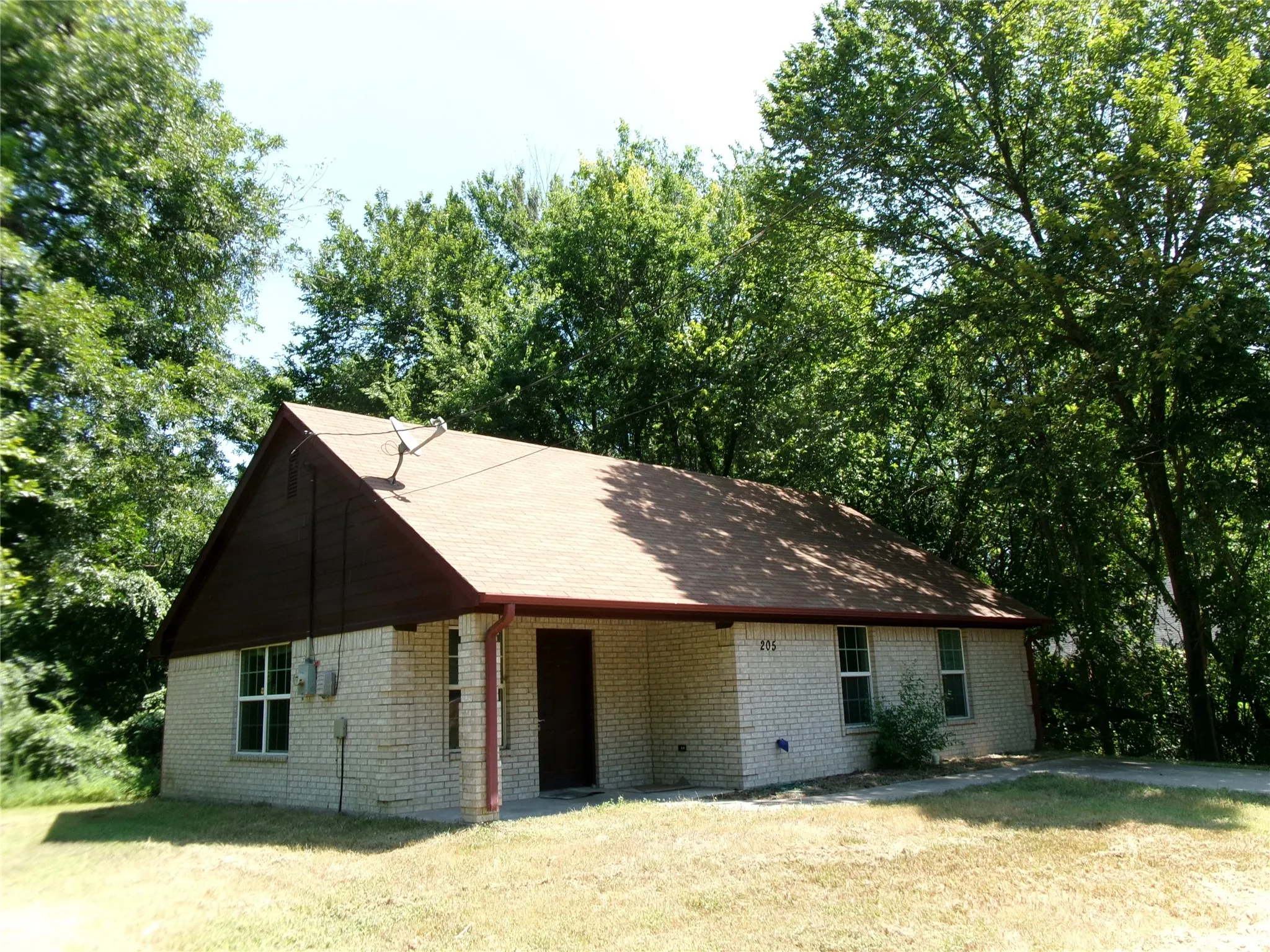 Single Family Residence For Sale in Hopkins County , 204 Maxwell Street, Sulphur Springs, Texas 75482, 3 Bedroom, 2 Bathroom, Garage spaces, 1,076 Sqft, built in 2012, mls#21332050, Real Estate Agent in Sulphur Springs, Homes For Sale in Hopkins county, Homes For Sale in Sulphur Springs, Realtor in Sulphur Springs Texas, Real Estate Brokerage Independent Realty Texas, Luminita Cordes Realtor