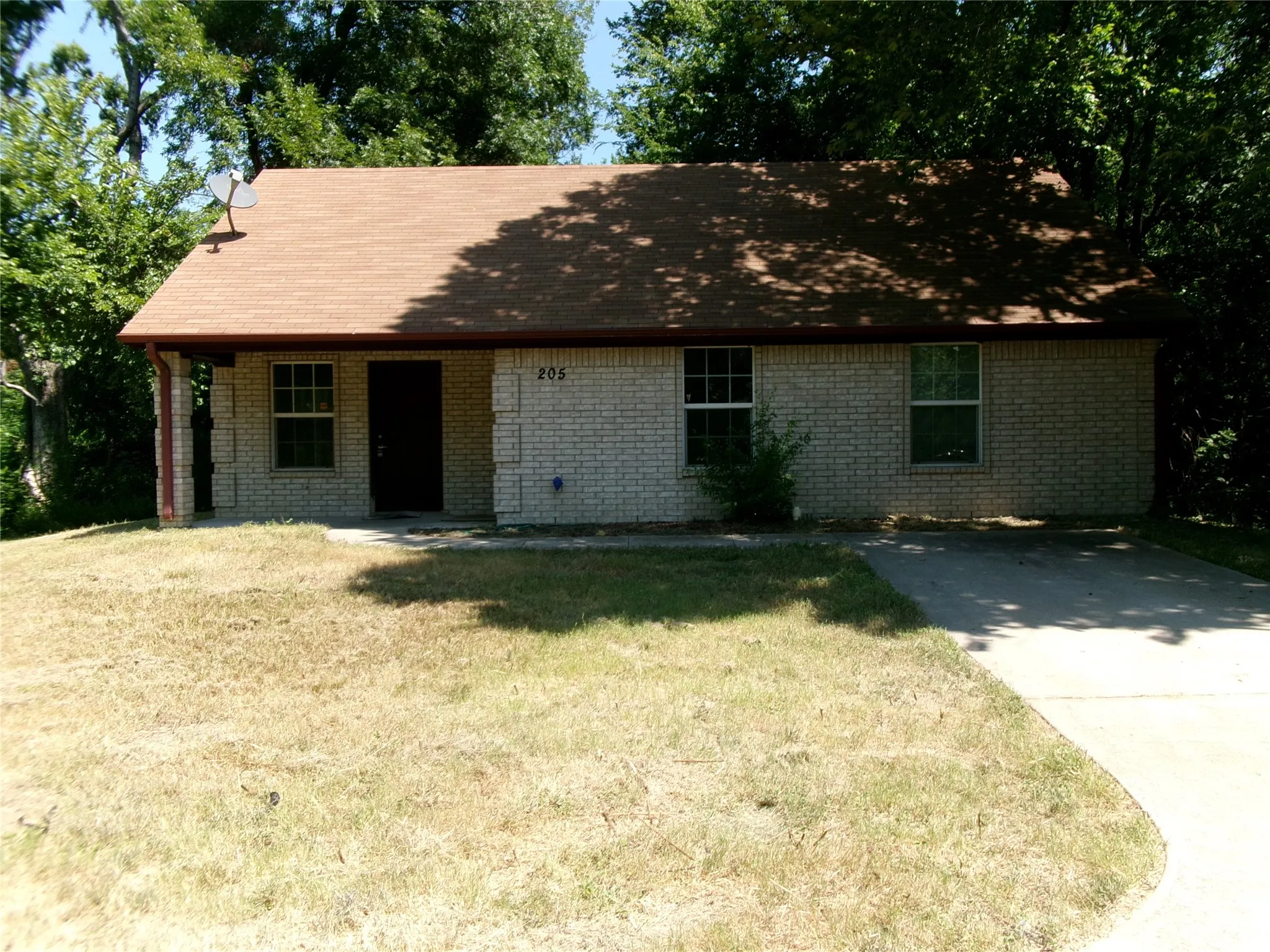 Single Family Residence For Sale in Hopkins County , 204 Maxwell Street, Sulphur Springs, Texas 75482, 3 Bedroom, 2 Bathroom, Garage spaces, 1,076 Sqft, built in 2012, mls#21332050, Real Estate Agent in Sulphur Springs, Homes For Sale in Hopkins county, Homes For Sale in Sulphur Springs, Realtor in Sulphur Springs Texas, Real Estate Brokerage Independent Realty Texas, Luminita Cordes Realtor