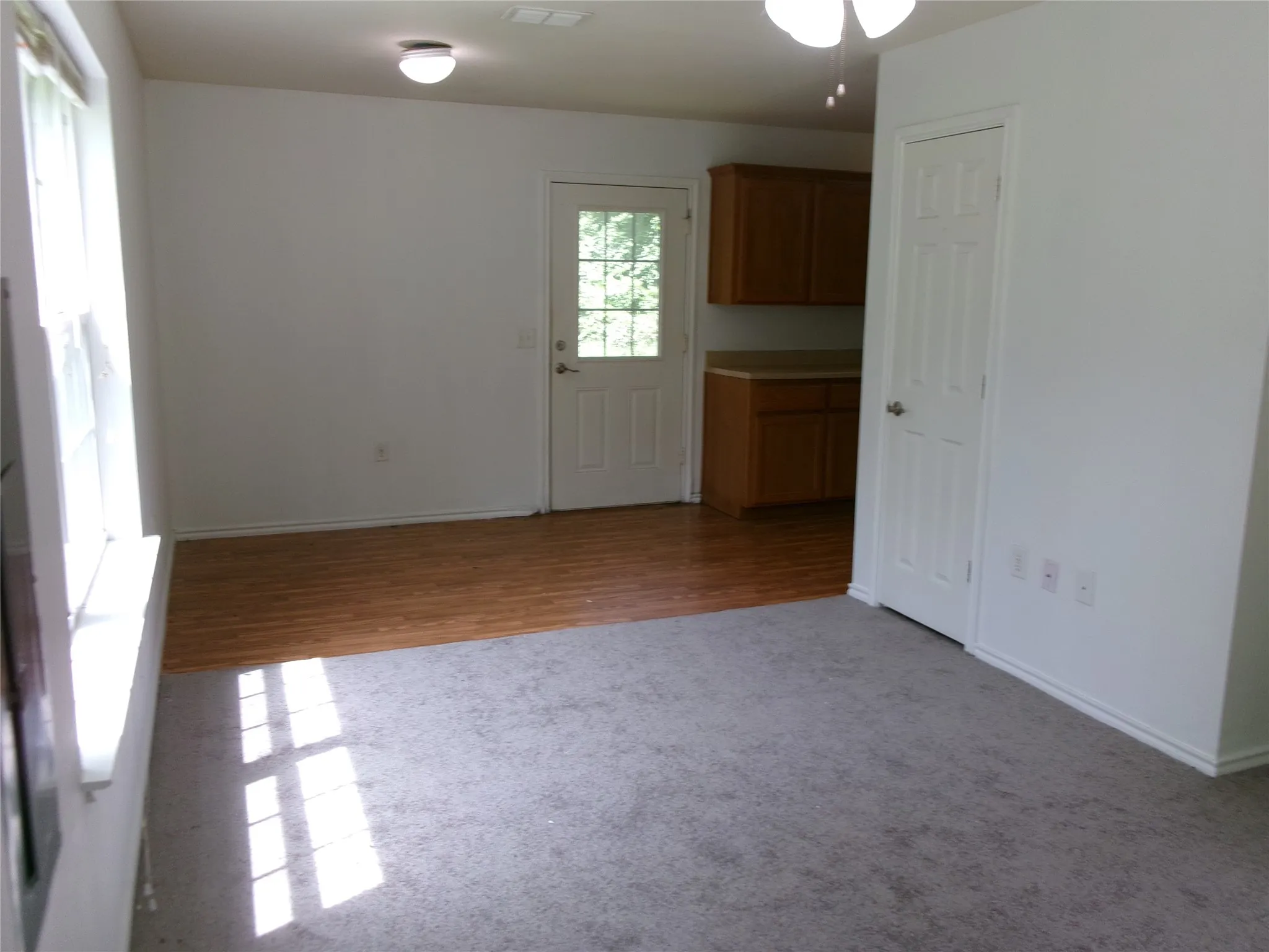 Single Family Residence For Sale in Hopkins County , 204 Maxwell Street, Sulphur Springs, Texas 75482, 3 Bedroom, 2 Bathroom, Garage spaces, 1,076 Sqft, built in 2012, mls#21332050, Real Estate Agent in Sulphur Springs, Homes For Sale in Hopkins county, Homes For Sale in Sulphur Springs, Realtor in Sulphur Springs Texas, Real Estate Brokerage Independent Realty Texas, Luminita Cordes Realtor