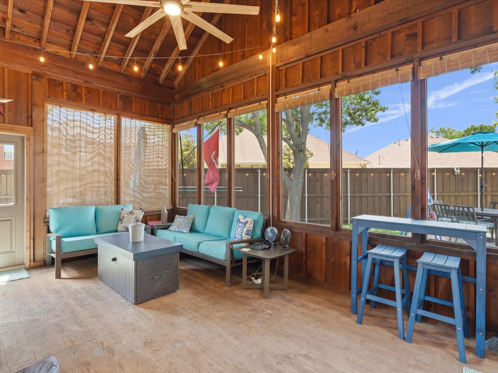 Screened in porch