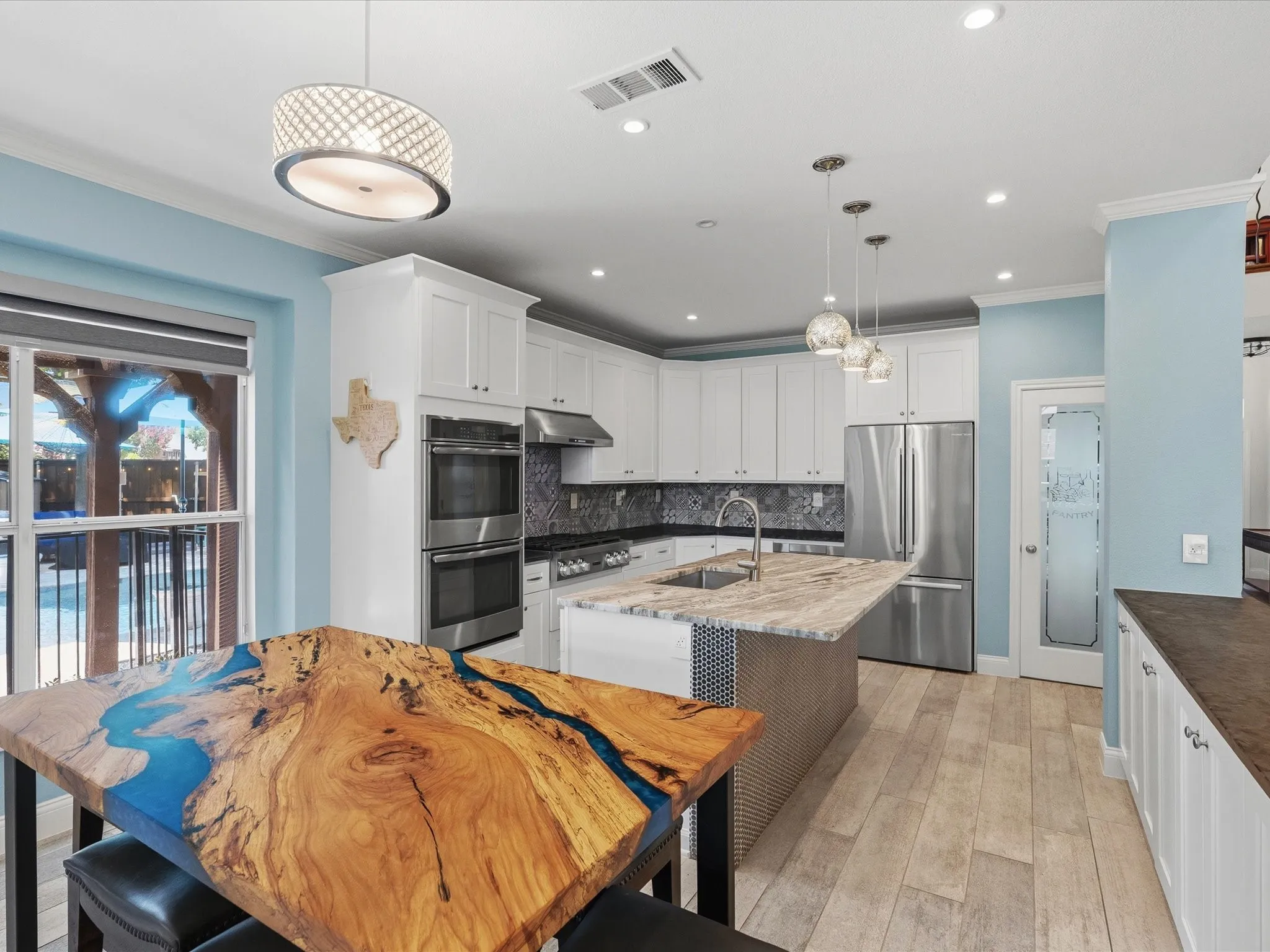 Single Family Residence For Sale in Collin County , 7405 Ravenhill Drive, Frisco, Texas 75035, 5 Bedroom, 4 Bathroom, 2 Garage spaces, 3,641 Sqft, built in 2003, mls#21334464, Real Estate Agent in Frisco, Homes For Sale in Collin county, Homes For Sale in Frisco, Realtor in Frisco Texas, Real Estate Brokerage Independent Realty Texas, Luminita Cordes Realtor