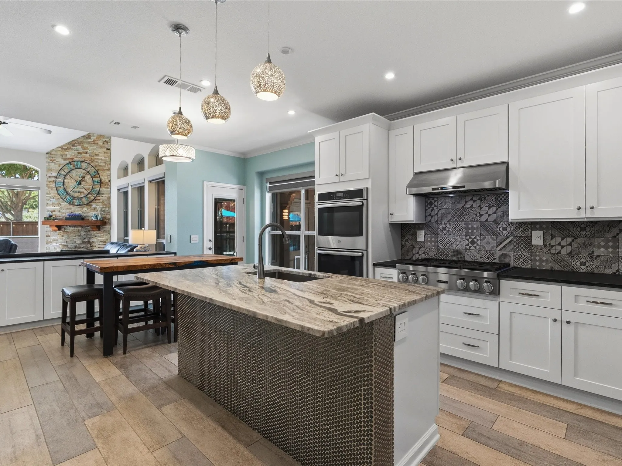 Single Family Residence For Sale in Collin County , 7405 Ravenhill Drive, Frisco, Texas 75035, 5 Bedroom, 4 Bathroom, 2 Garage spaces, 3,641 Sqft, built in 2003, mls#21334464, Real Estate Agent in Frisco, Homes For Sale in Collin county, Homes For Sale in Frisco, Realtor in Frisco Texas, Real Estate Brokerage Independent Realty Texas, Luminita Cordes Realtor