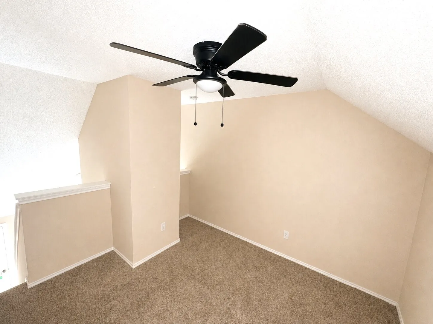 Condominium For Sale in Dallas County , 9809 Walnut Street 208, Dallas, Texas 75243, 2 Bedroom, 1 Bathroom, Garage spaces, 931 Sqft, built in 1981, mls#21334133, Real Estate Agent in Dallas, Homes For Sale in Dallas county, Homes For Sale in Dallas, Realtor in Dallas Texas, Real Estate Brokerage Independent Realty Texas, Luminita Cordes Realtor