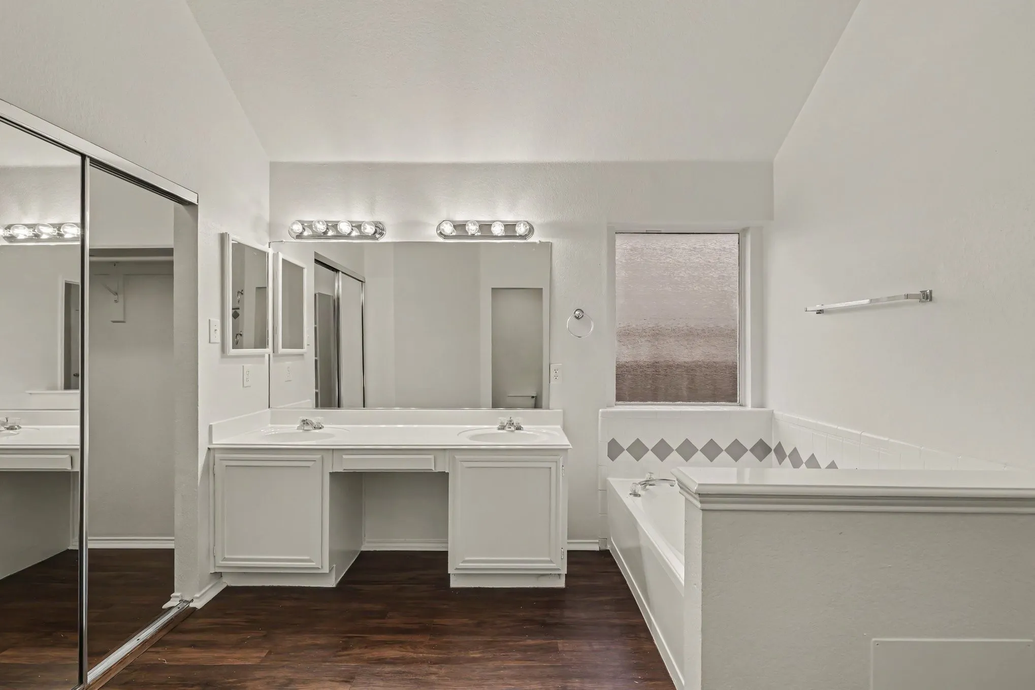 Single Family Residence For Sale in Collin County , 11709 Amber Valley Drive, Frisco, Texas 75035, 3 Bedroom, 2 Bathroom, 2 Garage spaces, 1,613 Sqft, built in 1996, mls#21311334, Real Estate Agent in Frisco, Homes For Sale in Collin county, Homes For Sale in Frisco, Realtor in Frisco Texas, Real Estate Brokerage Independent Realty Texas, Luminita Cordes Realtor
