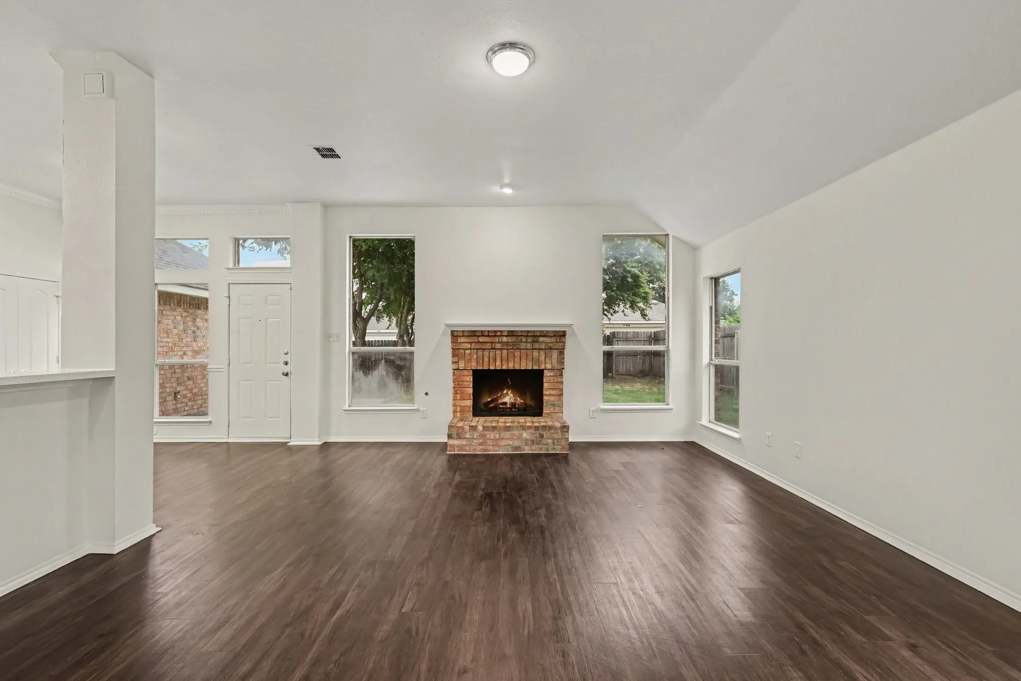 Single Family Residence For Sale in Collin County , 11709 Amber Valley Drive, Frisco, Texas 75035, 3 Bedroom, 2 Bathroom, 2 Garage spaces, 1,613 Sqft, built in 1996, mls#21311334, Real Estate Agent in Frisco, Homes For Sale in Collin county, Homes For Sale in Frisco, Realtor in Frisco Texas, Real Estate Brokerage Independent Realty Texas, Luminita Cordes Realtor