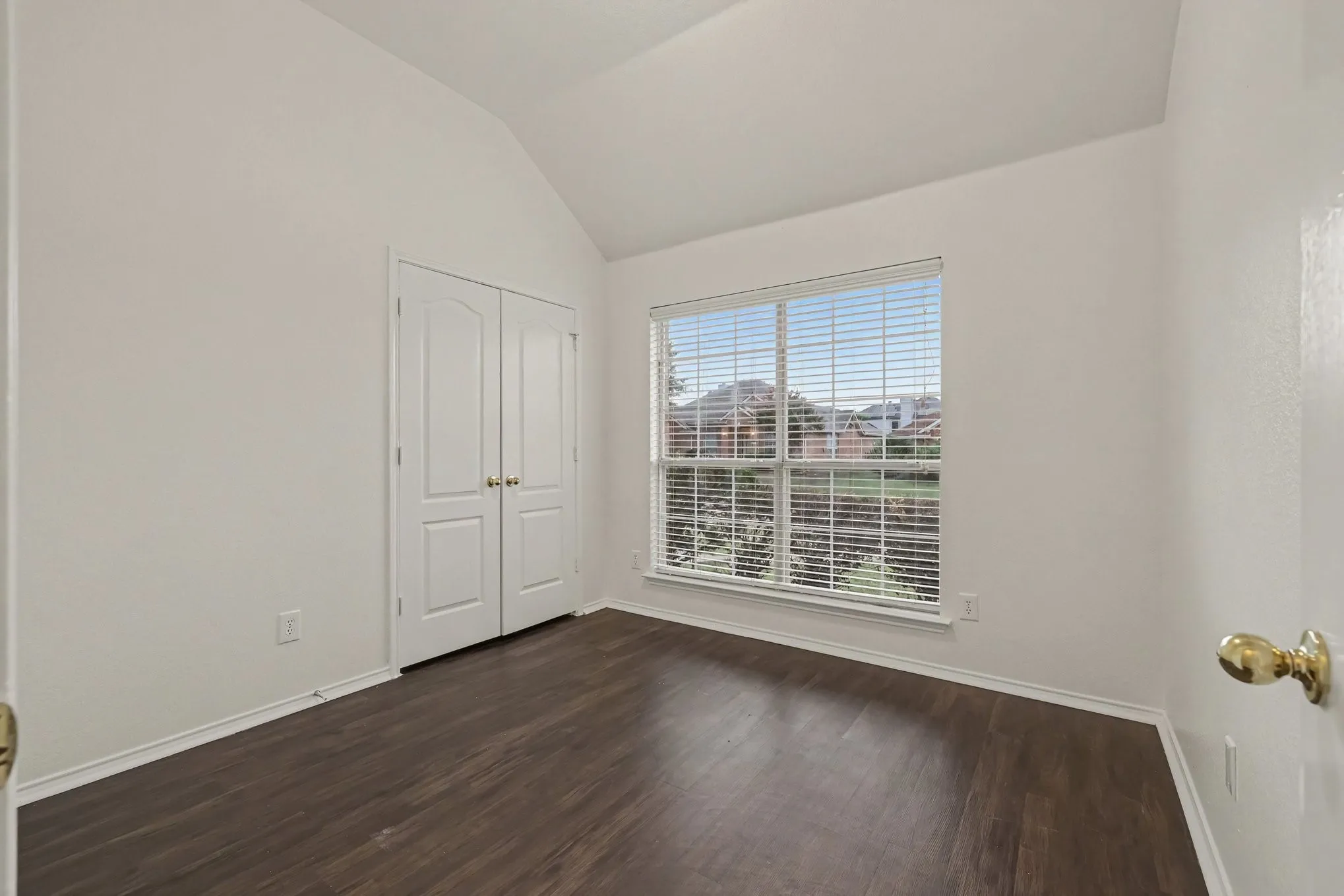 Single Family Residence For Sale in Collin County , 11709 Amber Valley Drive, Frisco, Texas 75035, 3 Bedroom, 2 Bathroom, 2 Garage spaces, 1,613 Sqft, built in 1996, mls#21311334, Real Estate Agent in Frisco, Homes For Sale in Collin county, Homes For Sale in Frisco, Realtor in Frisco Texas, Real Estate Brokerage Independent Realty Texas, Luminita Cordes Realtor