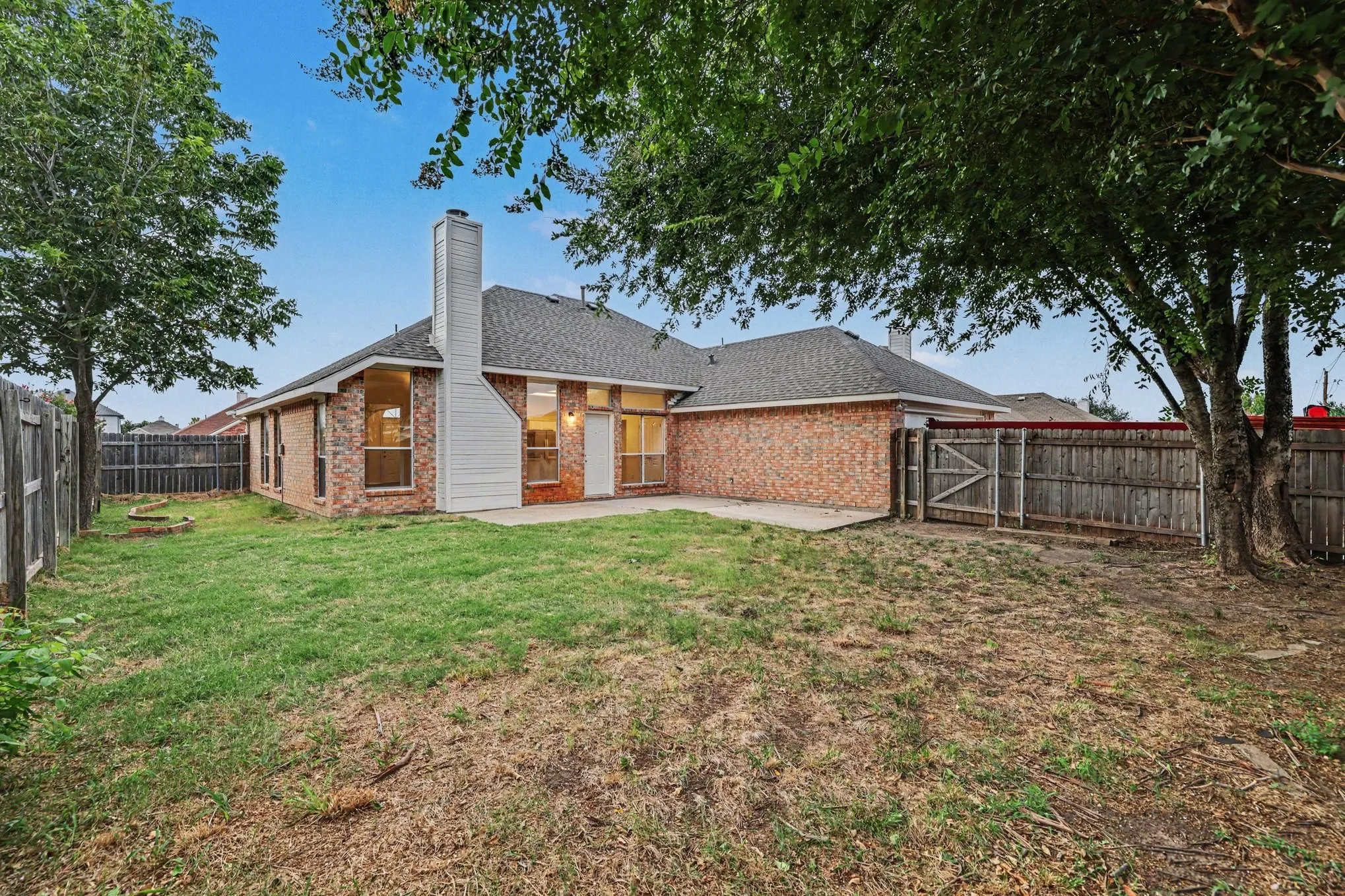 Single Family Residence For Sale in Collin County , 11709 Amber Valley Drive, Frisco, Texas 75035, 3 Bedroom, 2 Bathroom, 2 Garage spaces, 1,613 Sqft, built in 1996, mls#21311334, Real Estate Agent in Frisco, Homes For Sale in Collin county, Homes For Sale in Frisco, Realtor in Frisco Texas, Real Estate Brokerage Independent Realty Texas, Luminita Cordes Realtor