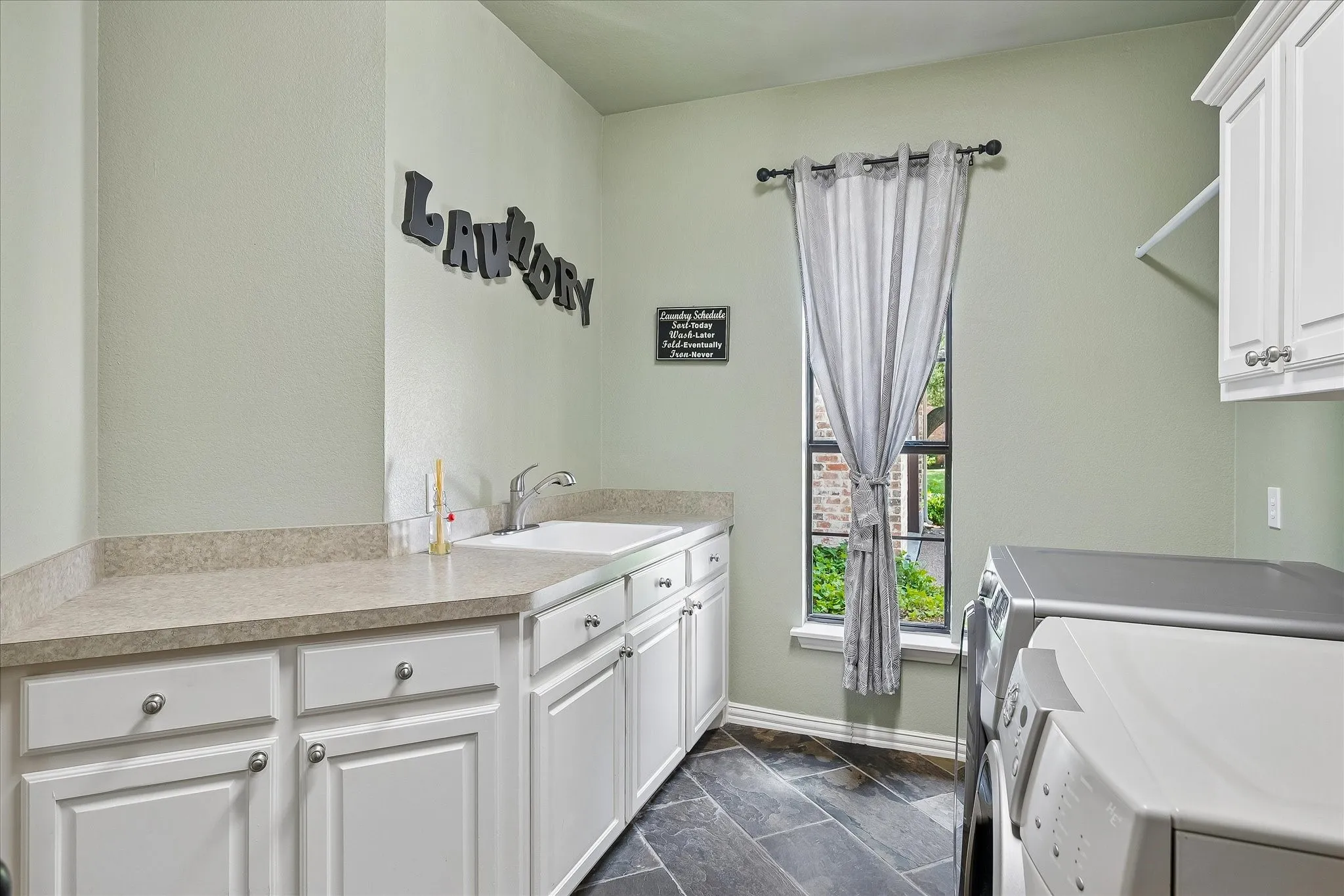 Single Family Residence For Sale in Denton County , 5336 Breckenridge Court, Frisco, Texas 75034, 5 Bedroom, 4 Bathroom, 3 Garage spaces, 4,231 Sqft, built in 2000, mls#21322226, Real Estate Agent in Frisco, Homes For Sale in Denton county, Homes For Sale in Frisco, Realtor in Frisco Texas, Real Estate Brokerage Independent Realty Texas, Luminita Cordes Realtor