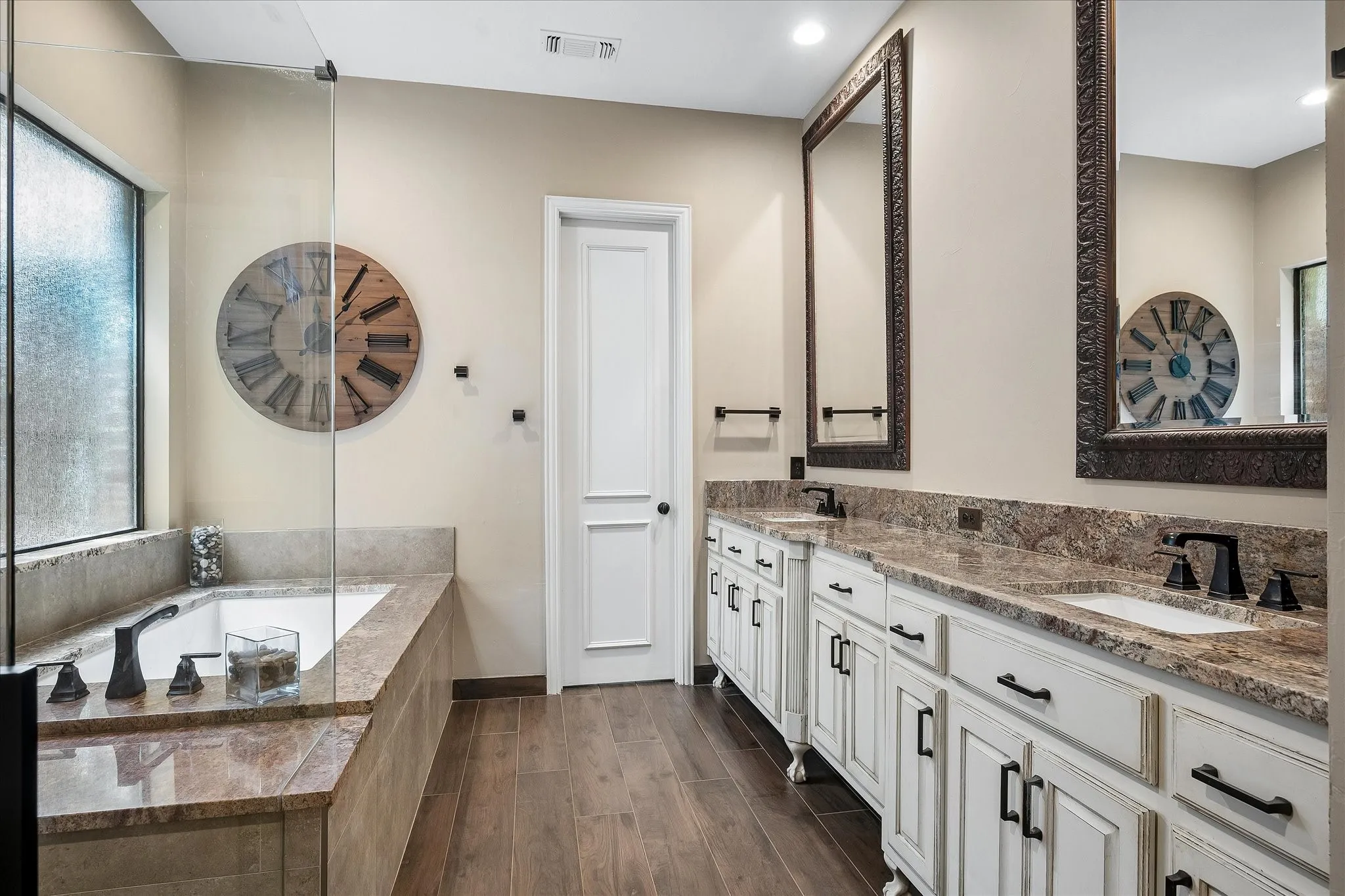 Single Family Residence For Sale in Denton County , 5336 Breckenridge Court, Frisco, Texas 75034, 5 Bedroom, 4 Bathroom, 3 Garage spaces, 4,231 Sqft, built in 2000, mls#21322226, Real Estate Agent in Frisco, Homes For Sale in Denton county, Homes For Sale in Frisco, Realtor in Frisco Texas, Real Estate Brokerage Independent Realty Texas, Luminita Cordes Realtor