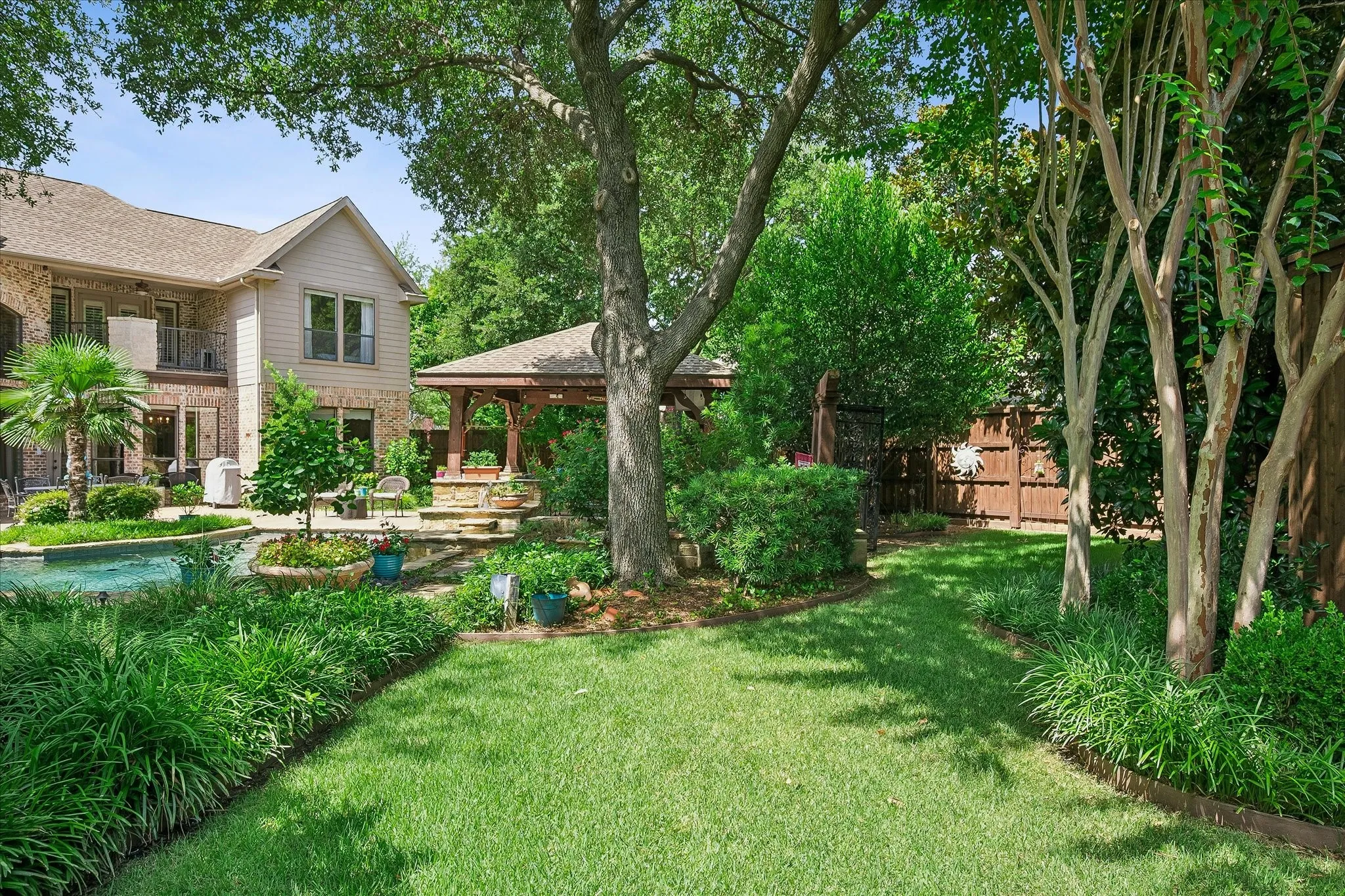 Single Family Residence For Sale in Denton County , 5336 Breckenridge Court, Frisco, Texas 75034, 5 Bedroom, 4 Bathroom, 3 Garage spaces, 4,231 Sqft, built in 2000, mls#21322226, Real Estate Agent in Frisco, Homes For Sale in Denton county, Homes For Sale in Frisco, Realtor in Frisco Texas, Real Estate Brokerage Independent Realty Texas, Luminita Cordes Realtor