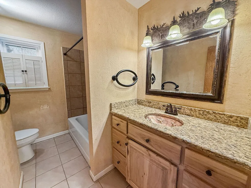 Single Family Residence For Sale in Wood County , 704 Marion Drive, Winnsboro, Texas 75494, 4 Bedroom, 2 Bathroom, 2 Garage spaces, 2,486 Sqft, built in 1970, mls#21333067, Real Estate Agent in Winnsboro, Homes For Sale in Wood county, Homes For Sale in Winnsboro, Realtor in Winnsboro Texas, Real Estate Brokerage Independent Realty Texas, Luminita Cordes Realtor