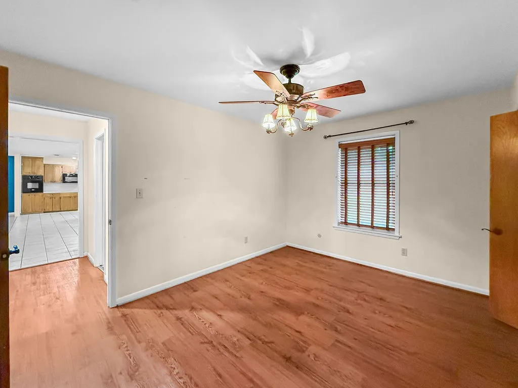 Single Family Residence For Sale in Wood County , 704 Marion Drive, Winnsboro, Texas 75494, 4 Bedroom, 2 Bathroom, 2 Garage spaces, 2,486 Sqft, built in 1970, mls#21333067, Real Estate Agent in Winnsboro, Homes For Sale in Wood county, Homes For Sale in Winnsboro, Realtor in Winnsboro Texas, Real Estate Brokerage Independent Realty Texas, Luminita Cordes Realtor