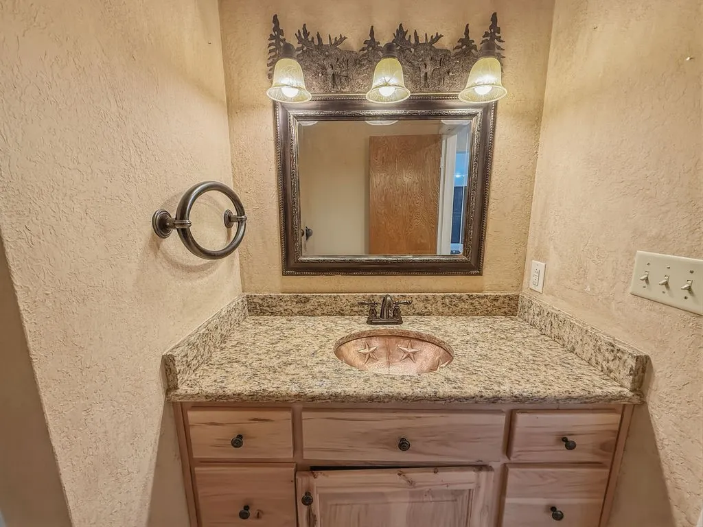 Single Family Residence For Sale in Wood County , 704 Marion Drive, Winnsboro, Texas 75494, 4 Bedroom, 2 Bathroom, 2 Garage spaces, 2,486 Sqft, built in 1970, mls#21333067, Real Estate Agent in Winnsboro, Homes For Sale in Wood county, Homes For Sale in Winnsboro, Realtor in Winnsboro Texas, Real Estate Brokerage Independent Realty Texas, Luminita Cordes Realtor