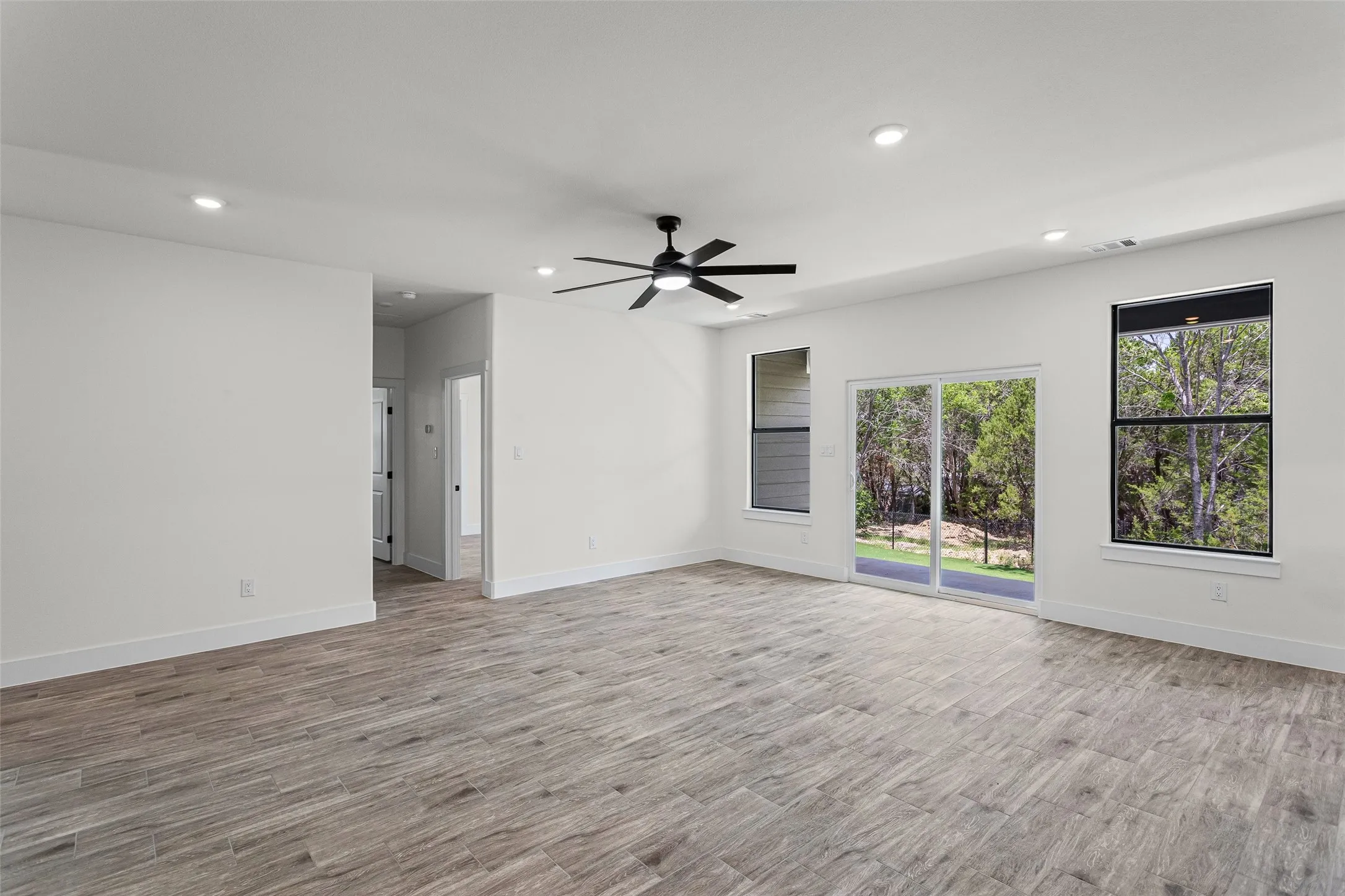 Single Family Residence For Sale in Hood County , 4711 Elizabeth Street, Granbury, Texas 76048, 4 Bedroom, 2 Bathroom, 2 Garage spaces, 1,693 Sqft, built in 2026, mls#21323053, Real Estate Agent in Granbury, Homes For Sale in Hood county, Homes For Sale in Granbury, Realtor in Granbury Texas, Real Estate Brokerage Independent Realty Texas, Luminita Cordes Realtor