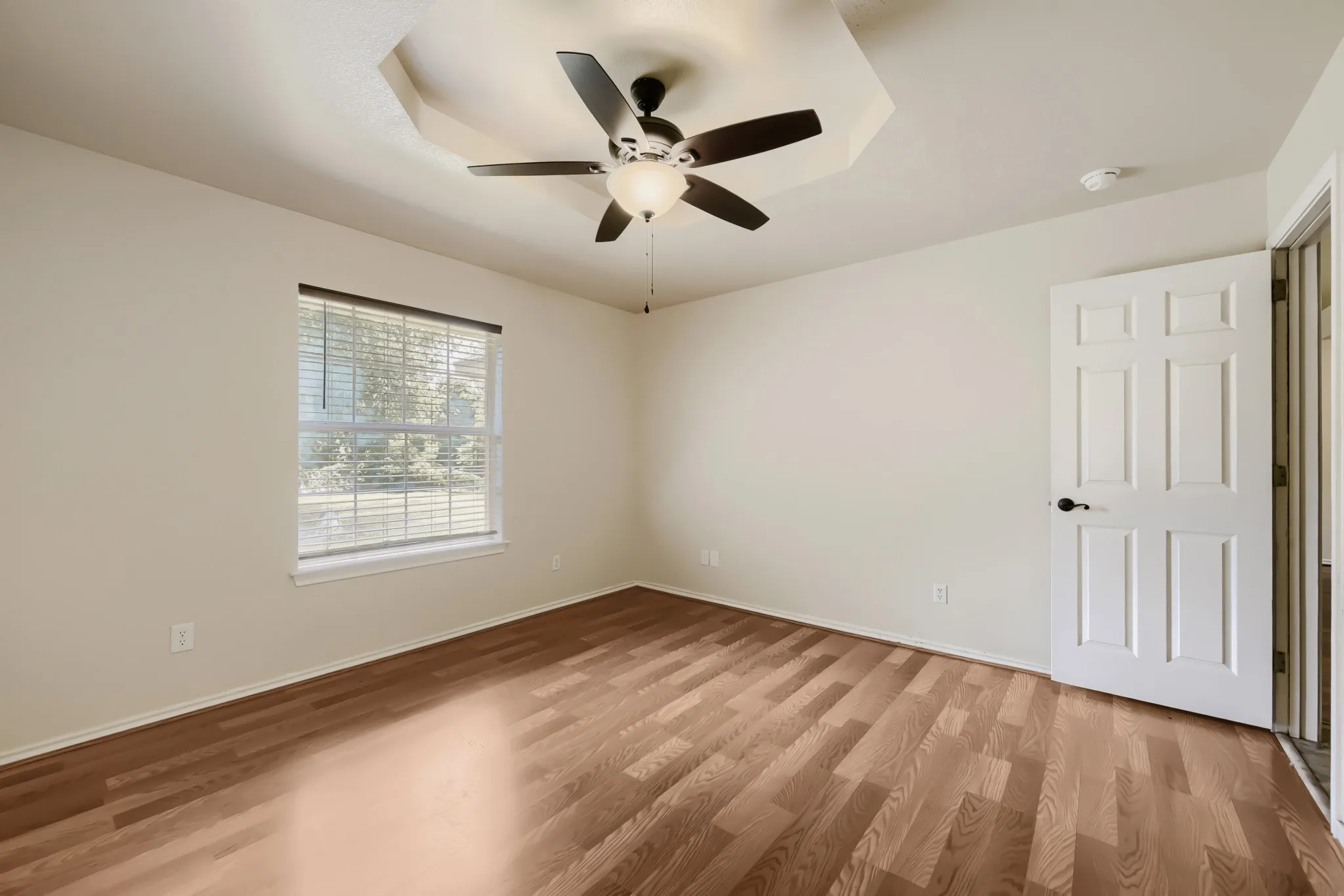 Single Family Residence For Sale in Parker County , 1004 Tremont Street, Weatherford, Texas 76086, 3 Bedroom, 2 Bathroom, 2 Garage spaces, 1,280 Sqft, built in 2000, mls#21325694, Real Estate Agent in Weatherford, Homes For Sale in Parker county, Homes For Sale in Weatherford, Realtor in Weatherford Texas, Real Estate Brokerage Independent Realty Texas, Luminita Cordes Realtor