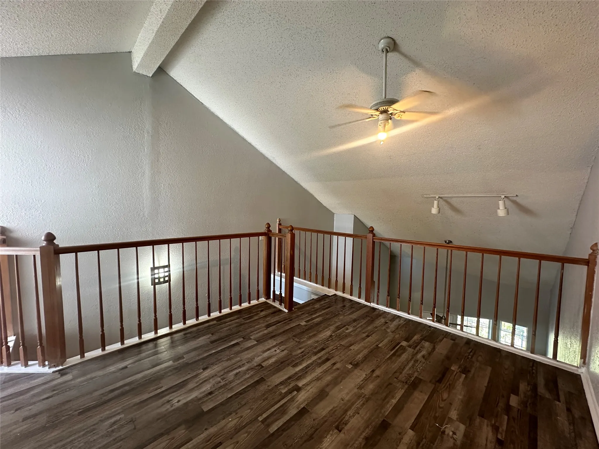 Townhouse For Rent in Dallas County , 9823 Summerwood Circle 1008, Dallas, Texas 75243, 2 Bedroom, 1 Bathroom, 1 Garage spaces, 974 Sqft, built in 1985, mls#21334575, Real Estate Agent in Dallas, Homes For Rent in Dallas county, Homes For Rent in Dallas, Realtor in Dallas Texas, Real Estate Brokerage Independent Realty Texas, Luminita Cordes Realtor