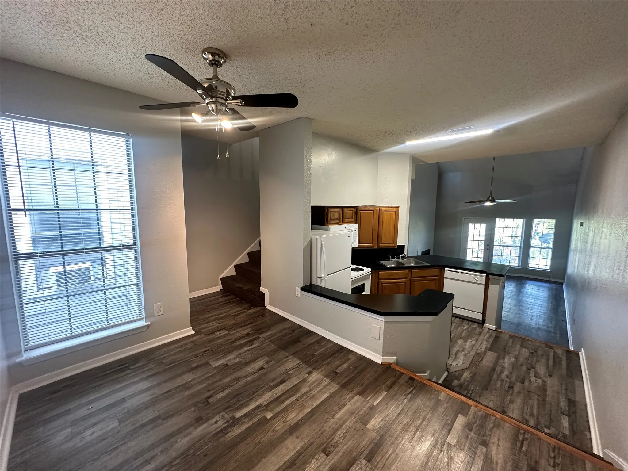 Townhouse For Rent in Dallas County , 9823 Summerwood Circle 1008, Dallas, Texas 75243, 2 Bedroom, 1 Bathroom, 1 Garage spaces, 974 Sqft, built in 1985, mls#21334575, Real Estate Agent in Dallas, Homes For Rent in Dallas county, Homes For Rent in Dallas, Realtor in Dallas Texas, Real Estate Brokerage Independent Realty Texas, Luminita Cordes Realtor