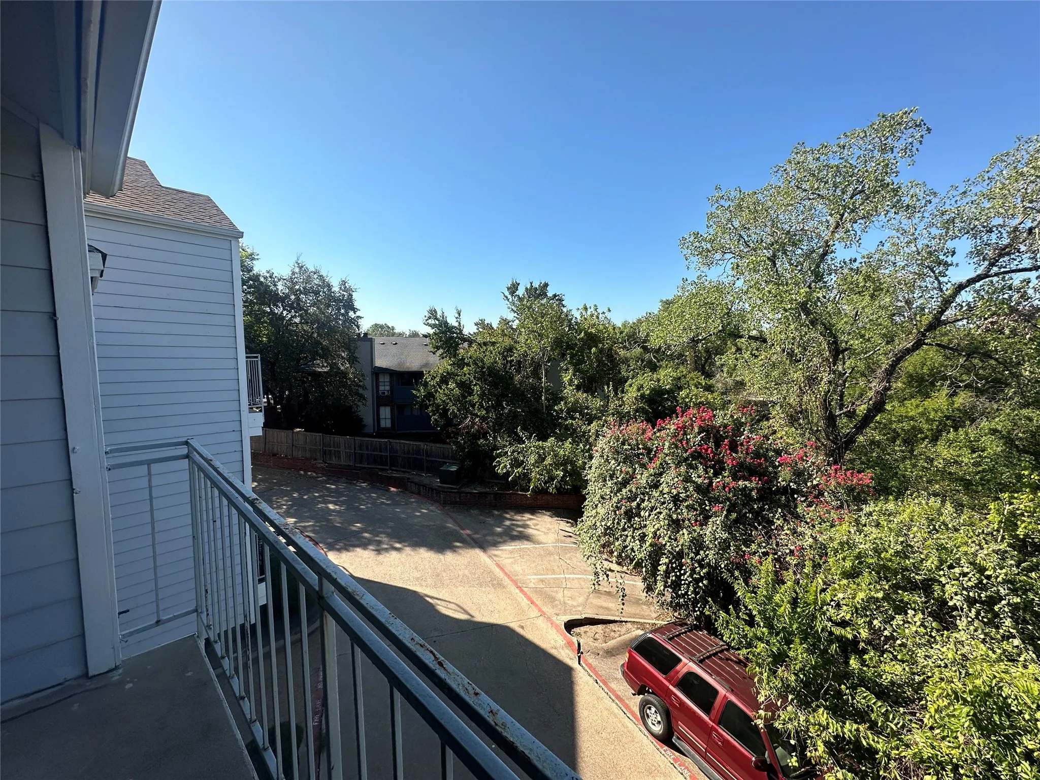 Townhouse For Rent in Dallas County , 9823 Summerwood Circle 1008, Dallas, Texas 75243, 2 Bedroom, 1 Bathroom, 1 Garage spaces, 974 Sqft, built in 1985, mls#21334575, Real Estate Agent in Dallas, Homes For Rent in Dallas county, Homes For Rent in Dallas, Realtor in Dallas Texas, Real Estate Brokerage Independent Realty Texas, Luminita Cordes Realtor