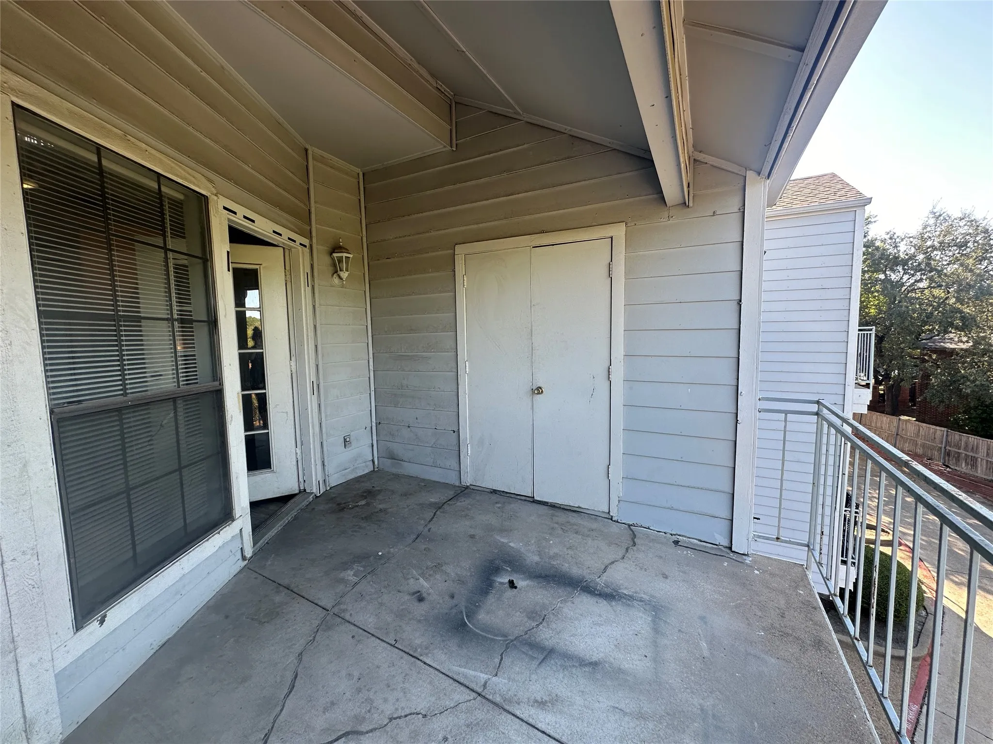 Townhouse For Rent in Dallas County , 9823 Summerwood Circle 1008, Dallas, Texas 75243, 2 Bedroom, 1 Bathroom, 1 Garage spaces, 974 Sqft, built in 1985, mls#21334575, Real Estate Agent in Dallas, Homes For Rent in Dallas county, Homes For Rent in Dallas, Realtor in Dallas Texas, Real Estate Brokerage Independent Realty Texas, Luminita Cordes Realtor