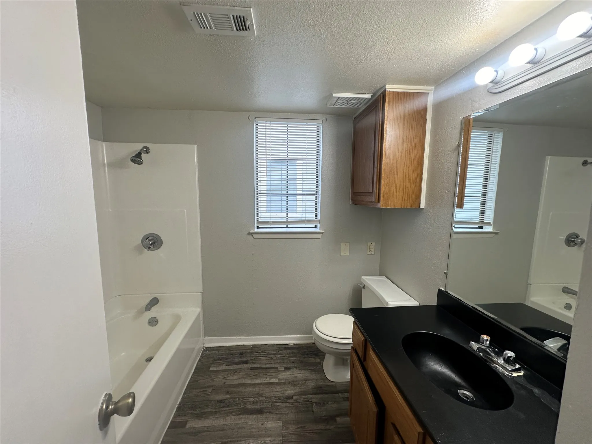 Townhouse For Rent in Dallas County , 9823 Summerwood Circle 1008, Dallas, Texas 75243, 2 Bedroom, 1 Bathroom, 1 Garage spaces, 974 Sqft, built in 1985, mls#21334575, Real Estate Agent in Dallas, Homes For Rent in Dallas county, Homes For Rent in Dallas, Realtor in Dallas Texas, Real Estate Brokerage Independent Realty Texas, Luminita Cordes Realtor