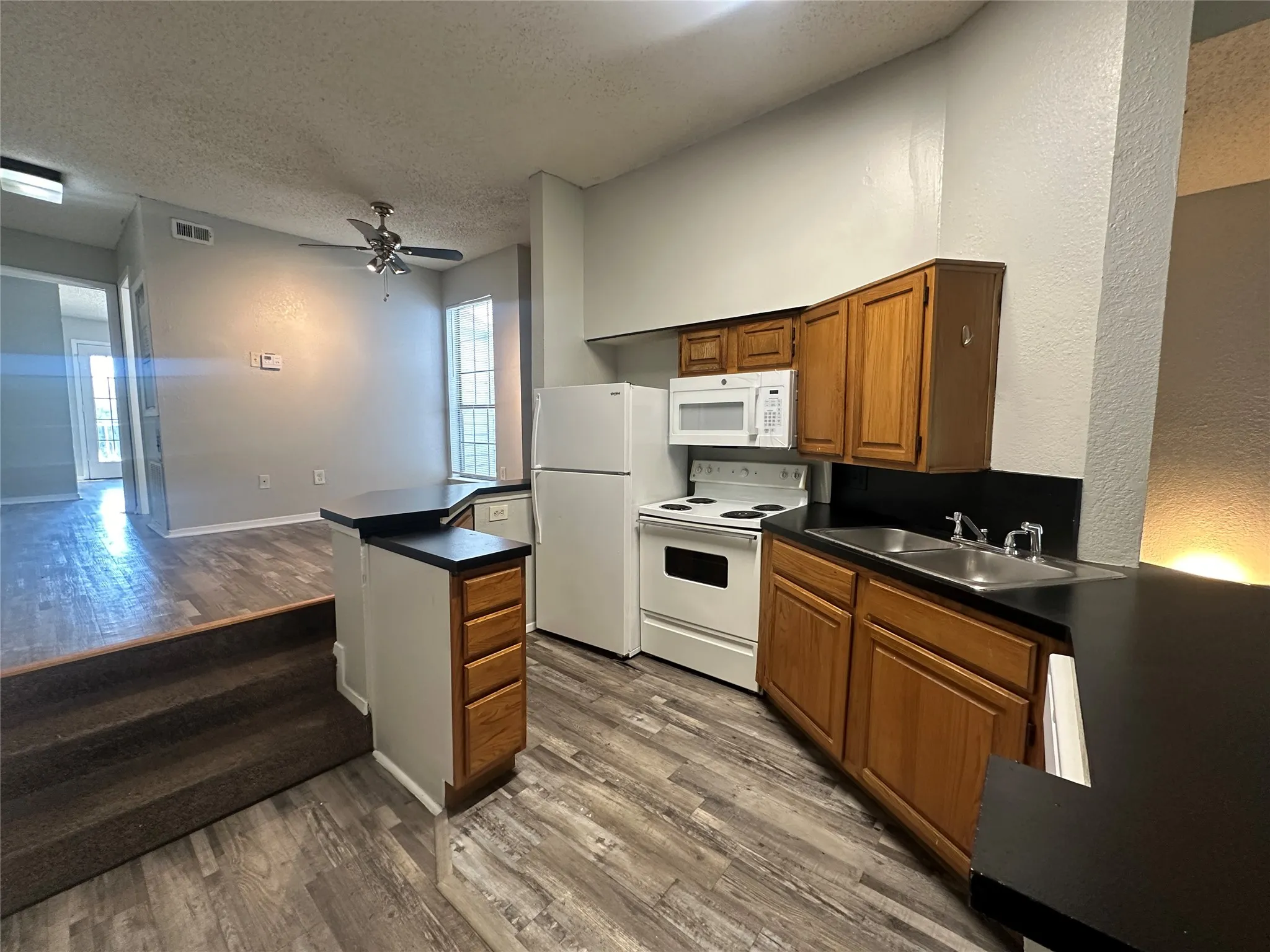 Townhouse For Rent in Dallas County , 9823 Summerwood Circle 1008, Dallas, Texas 75243, 2 Bedroom, 1 Bathroom, 1 Garage spaces, 974 Sqft, built in 1985, mls#21334575, Real Estate Agent in Dallas, Homes For Rent in Dallas county, Homes For Rent in Dallas, Realtor in Dallas Texas, Real Estate Brokerage Independent Realty Texas, Luminita Cordes Realtor