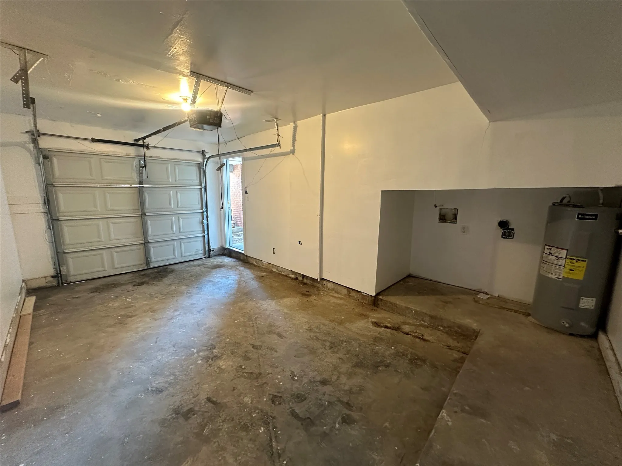 Townhouse For Rent in Dallas County , 9823 Summerwood Circle 1008, Dallas, Texas 75243, 2 Bedroom, 1 Bathroom, 1 Garage spaces, 974 Sqft, built in 1985, mls#21334575, Real Estate Agent in Dallas, Homes For Rent in Dallas county, Homes For Rent in Dallas, Realtor in Dallas Texas, Real Estate Brokerage Independent Realty Texas, Luminita Cordes Realtor