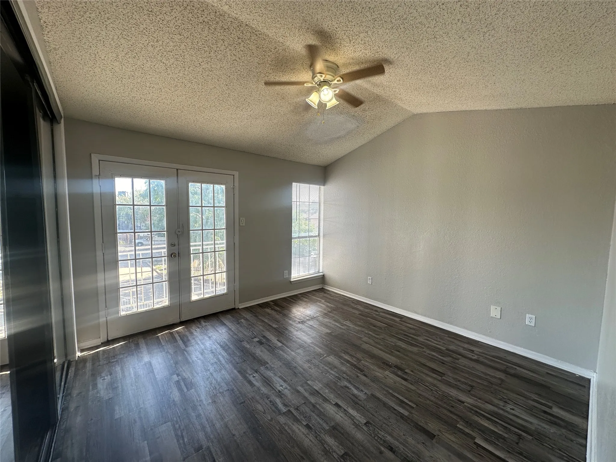 Townhouse For Rent in Dallas County , 9823 Summerwood Circle 1008, Dallas, Texas 75243, 2 Bedroom, 1 Bathroom, 1 Garage spaces, 974 Sqft, built in 1985, mls#21334575, Real Estate Agent in Dallas, Homes For Rent in Dallas county, Homes For Rent in Dallas, Realtor in Dallas Texas, Real Estate Brokerage Independent Realty Texas, Luminita Cordes Realtor