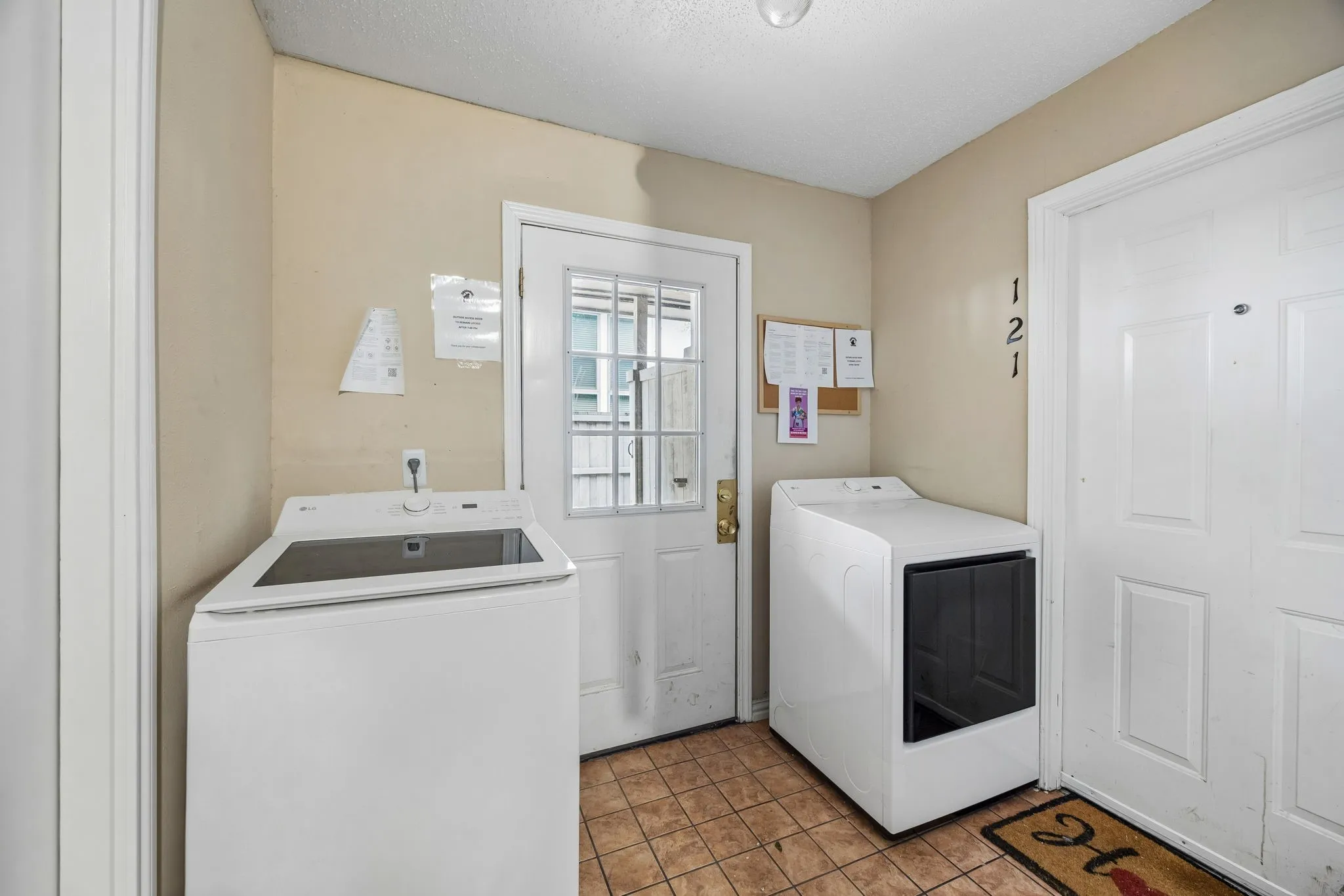 Condominium For Sale in Dallas County , 5082 Matilda Street 221, Dallas, Texas 75206, 2 Bedroom, 2 Bathroom, Garage spaces, 1,038 Sqft, built in 1969, mls#21333163, Real Estate Agent in Dallas, Homes For Sale in Dallas county, Homes For Sale in Dallas, Realtor in Dallas Texas, Real Estate Brokerage Independent Realty Texas, Luminita Cordes Realtor