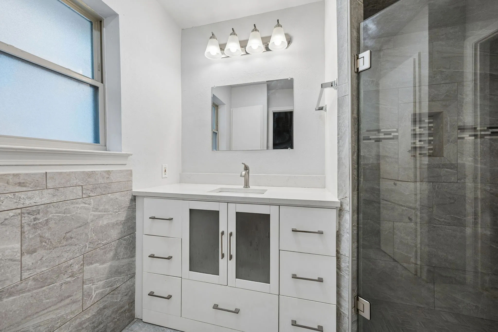 Condominium For Sale in Dallas County , 5082 Matilda Street 221, Dallas, Texas 75206, 2 Bedroom, 2 Bathroom, Garage spaces, 1,038 Sqft, built in 1969, mls#21333163, Real Estate Agent in Dallas, Homes For Sale in Dallas county, Homes For Sale in Dallas, Realtor in Dallas Texas, Real Estate Brokerage Independent Realty Texas, Luminita Cordes Realtor