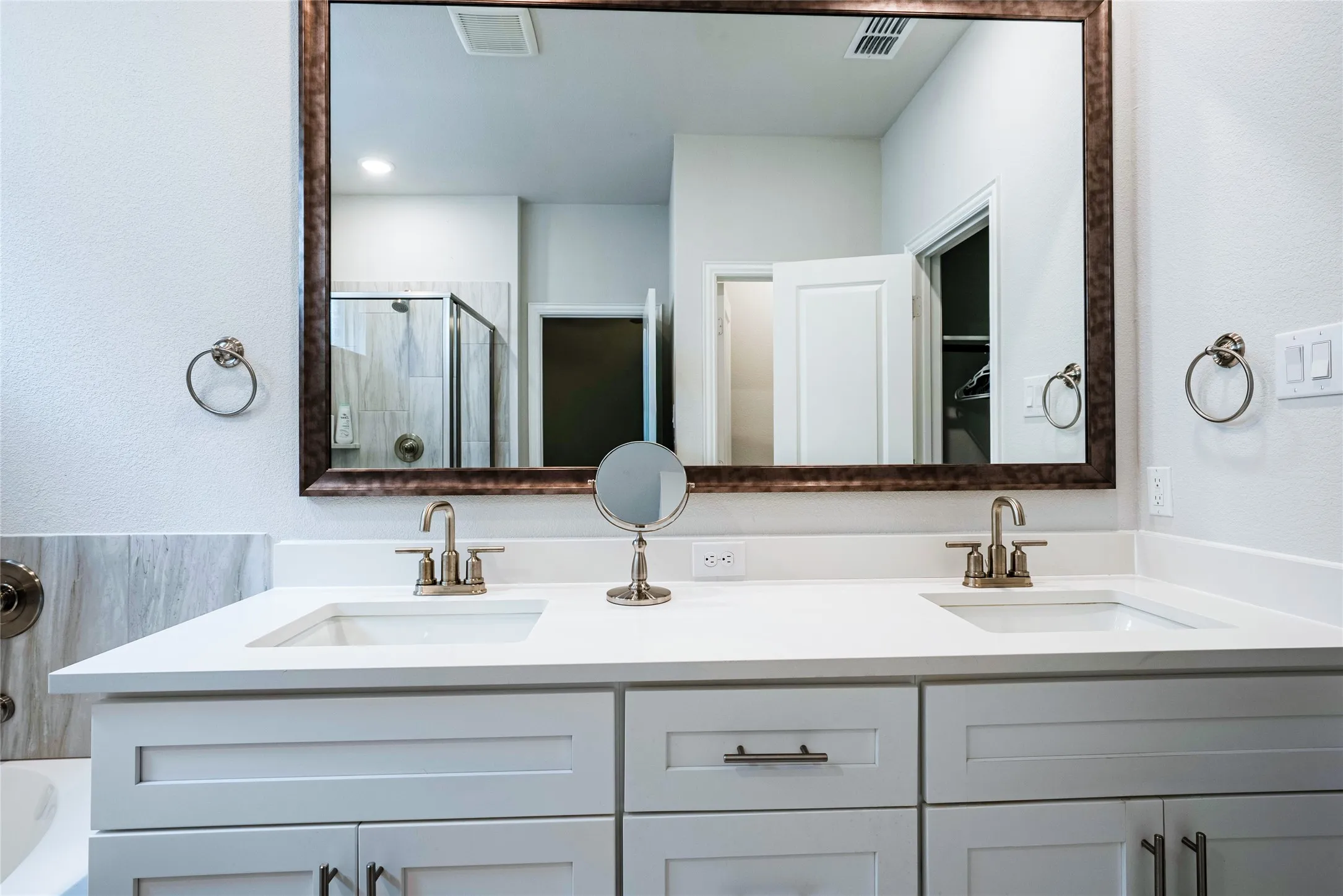 Single Family Residence For Rent in Collin County , 11439 Chepstow Crescent Court, Frisco, Texas 75035, 4 Bedroom, 3 Bathroom, 2 Garage spaces, 2,069 Sqft, built in 2023, mls#21321676, Real Estate Agent in Frisco, Homes For Rent in Collin county, Homes For Rent in Frisco, Realtor in Frisco Texas, Real Estate Brokerage Independent Realty Texas, Luminita Cordes Realtor