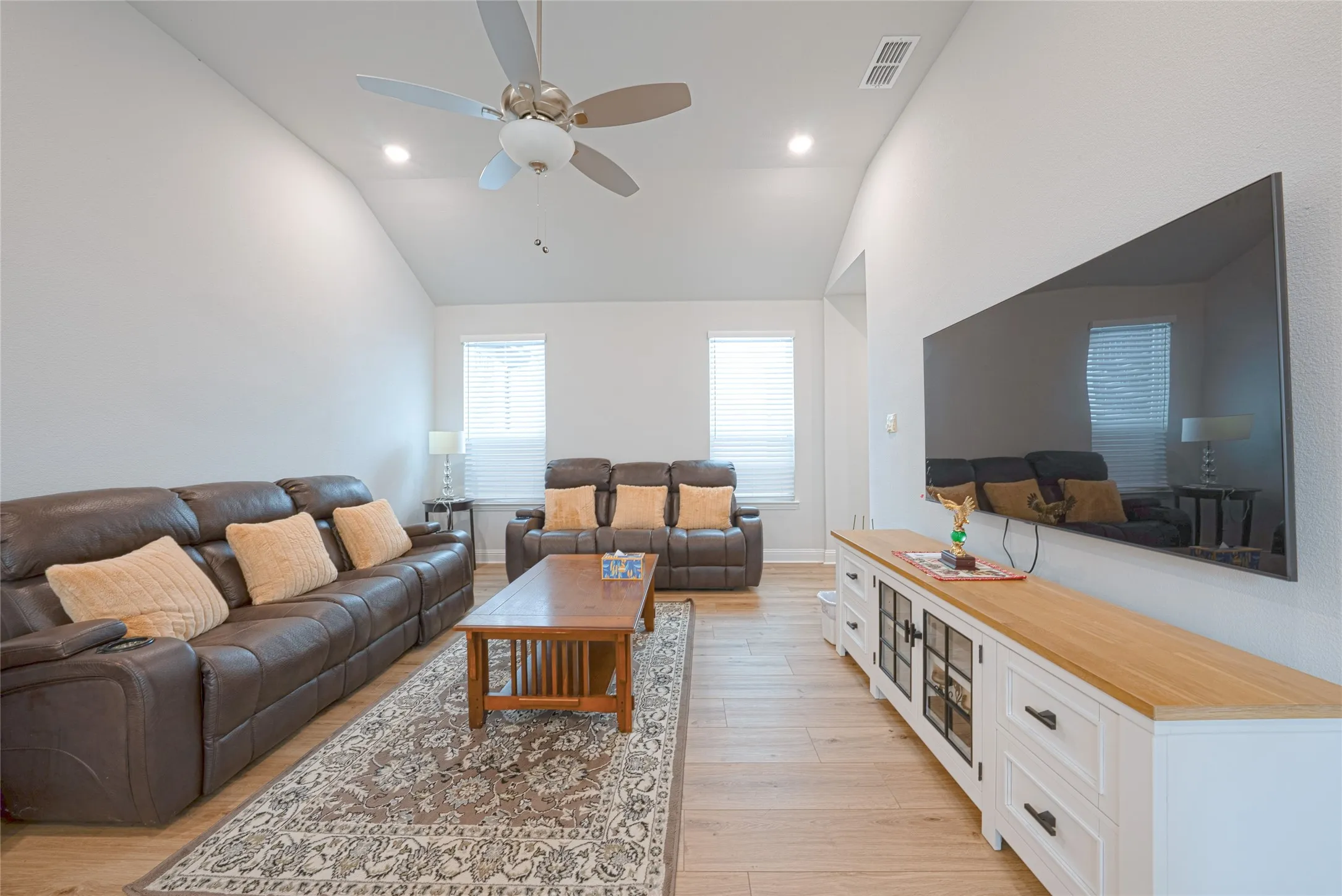 Single Family Residence For Rent in Collin County , 11439 Chepstow Crescent Court, Frisco, Texas 75035, 4 Bedroom, 3 Bathroom, 2 Garage spaces, 2,069 Sqft, built in 2023, mls#21321676, Real Estate Agent in Frisco, Homes For Rent in Collin county, Homes For Rent in Frisco, Realtor in Frisco Texas, Real Estate Brokerage Independent Realty Texas, Luminita Cordes Realtor