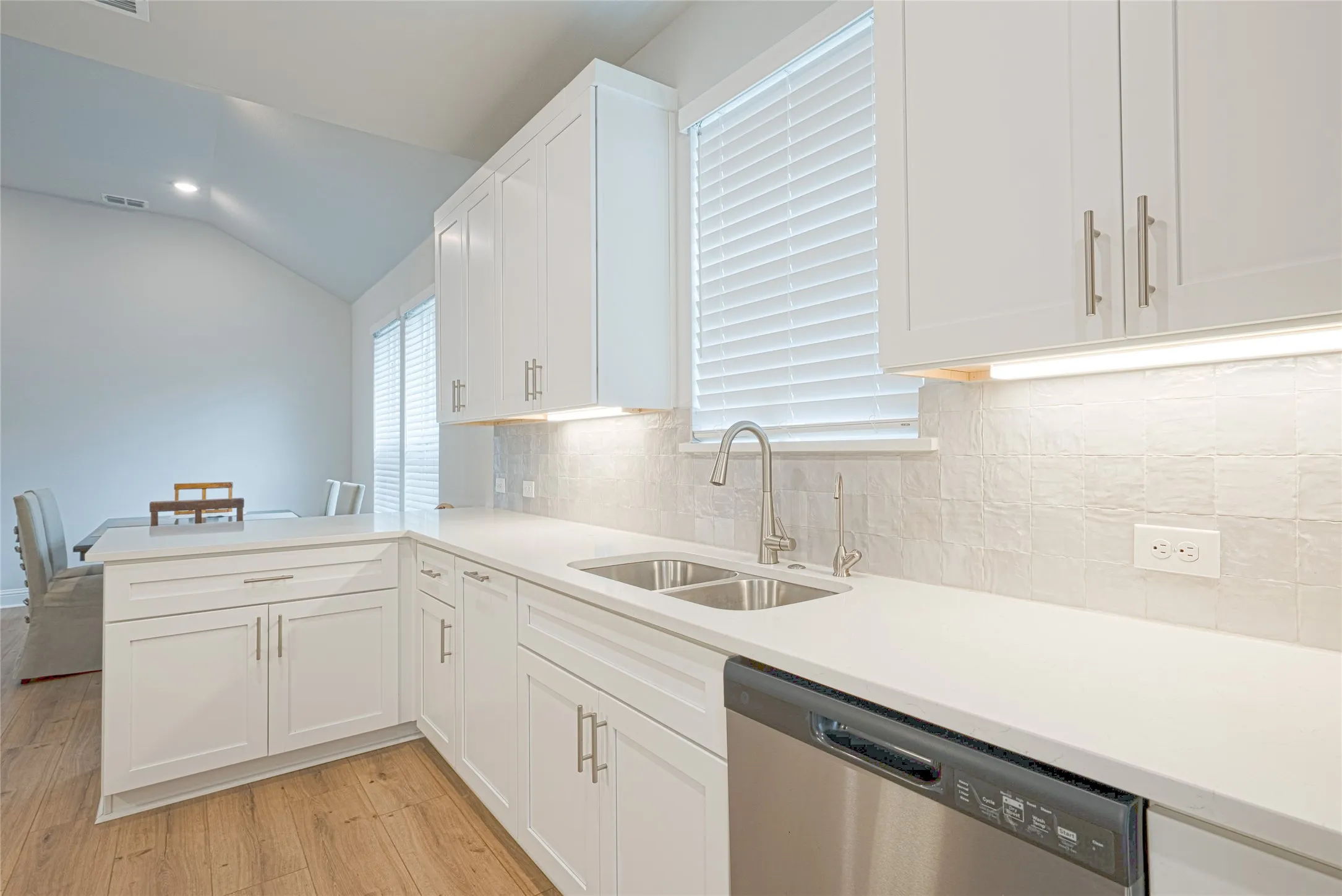 Single Family Residence For Rent in Collin County , 11439 Chepstow Crescent Court, Frisco, Texas 75035, 4 Bedroom, 3 Bathroom, 2 Garage spaces, 2,069 Sqft, built in 2023, mls#21321676, Real Estate Agent in Frisco, Homes For Rent in Collin county, Homes For Rent in Frisco, Realtor in Frisco Texas, Real Estate Brokerage Independent Realty Texas, Luminita Cordes Realtor