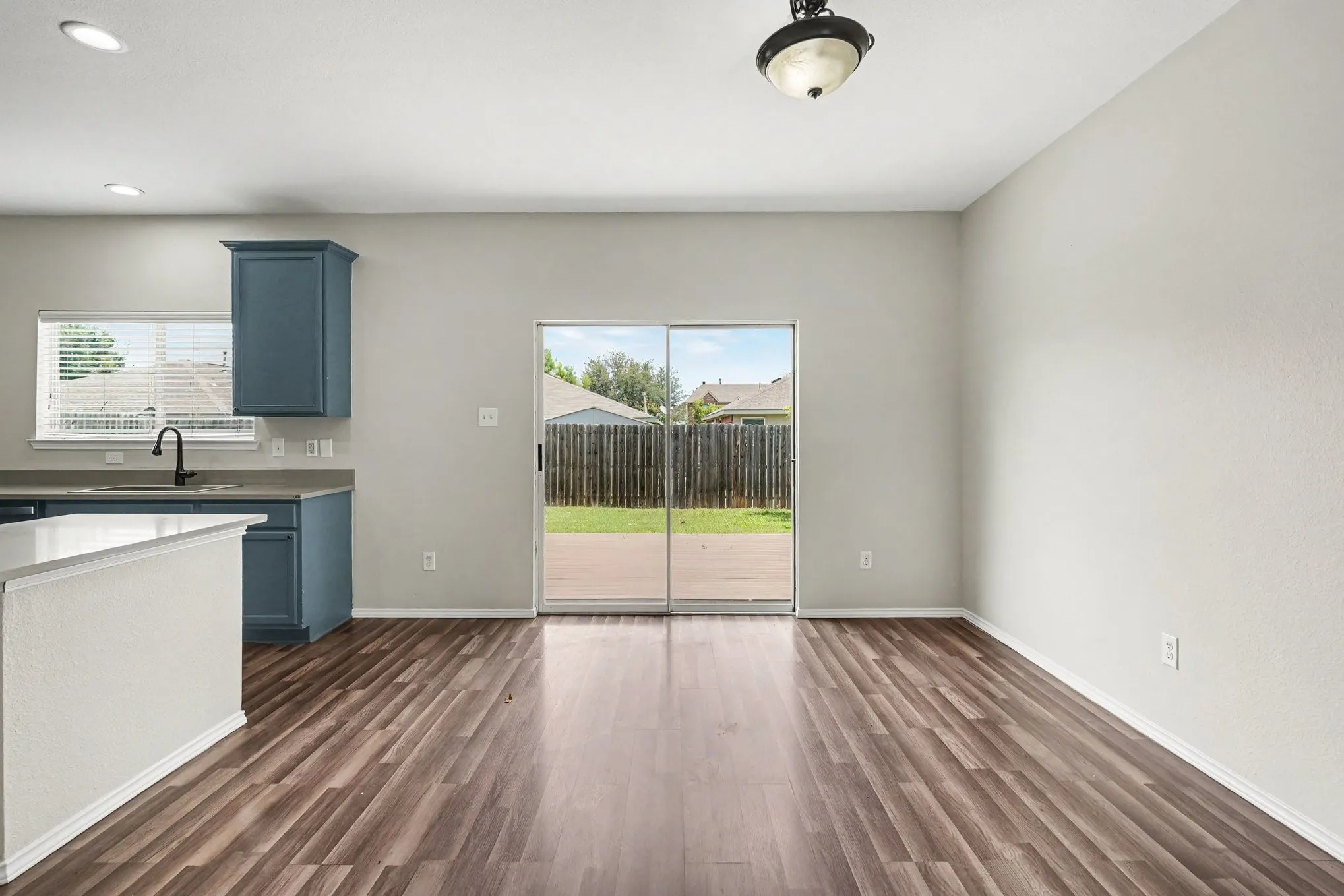 Single Family Residence For Sale in Tarrant County , 8512 Cumberland Gap Drive, Fort Worth, Texas 76244, 3 Bedroom, 2 Bathroom, 2 Garage spaces, 1,679 Sqft, built in 2010, mls#21334135, Real Estate Agent in Fort Worth, Homes For Sale in Tarrant county, Homes For Sale in Fort Worth, Realtor in Fort Worth Texas, Real Estate Brokerage Independent Realty Texas, Luminita Cordes Realtor