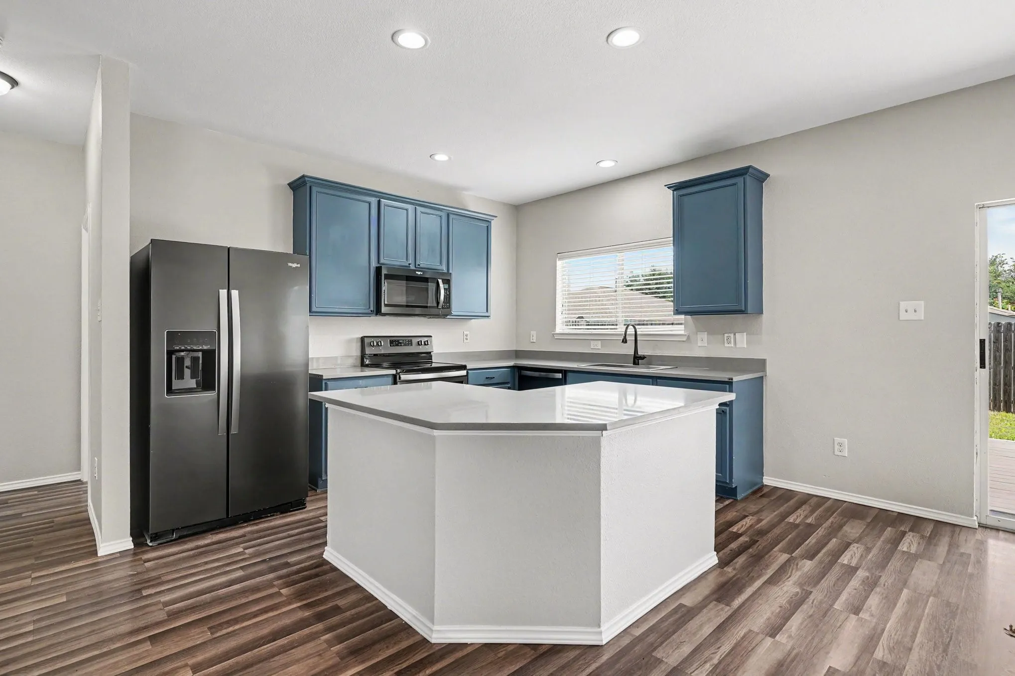 Single Family Residence For Sale in Tarrant County , 8512 Cumberland Gap Drive, Fort Worth, Texas 76244, 3 Bedroom, 2 Bathroom, 2 Garage spaces, 1,679 Sqft, built in 2010, mls#21334135, Real Estate Agent in Fort Worth, Homes For Sale in Tarrant county, Homes For Sale in Fort Worth, Realtor in Fort Worth Texas, Real Estate Brokerage Independent Realty Texas, Luminita Cordes Realtor