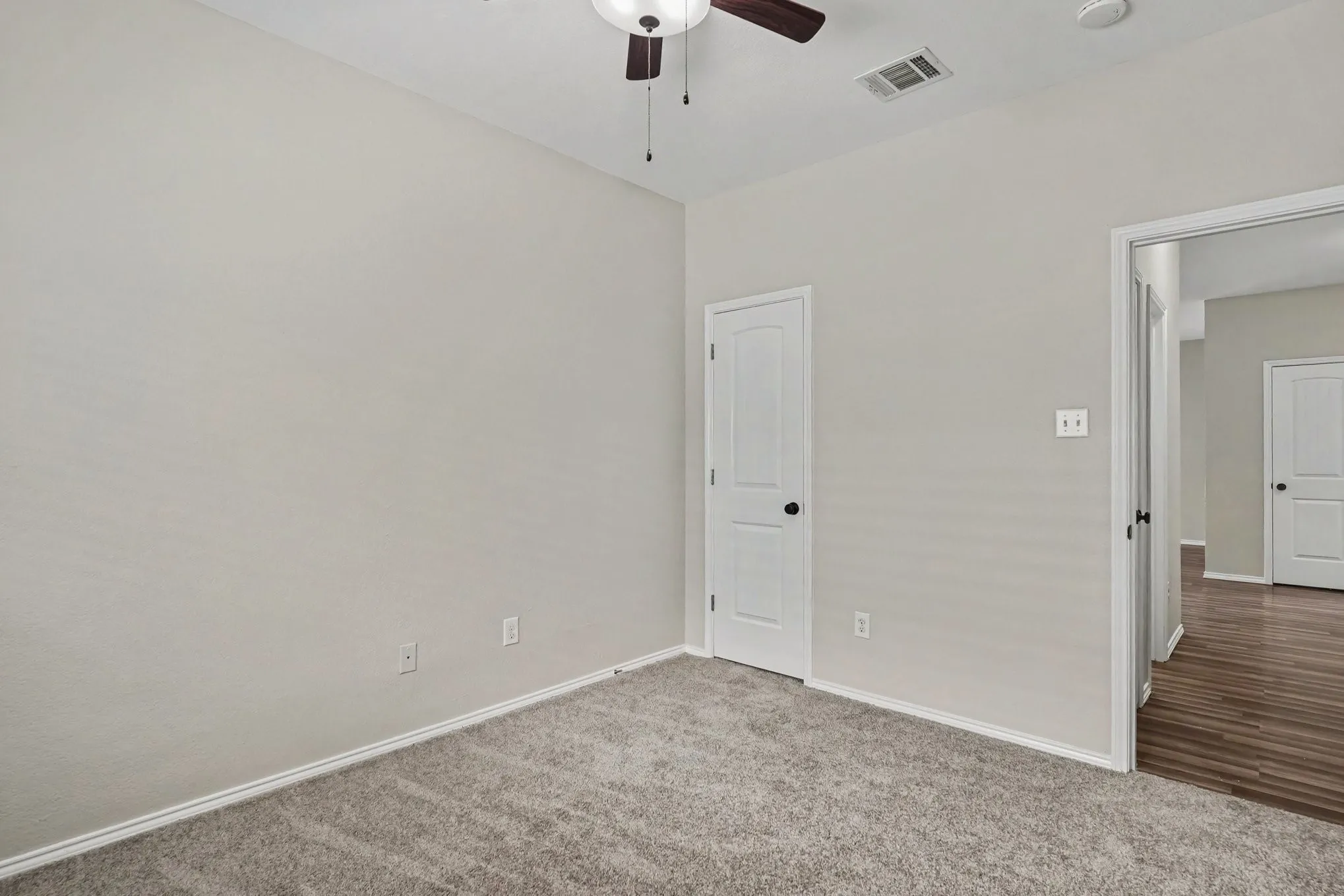 Single Family Residence For Sale in Tarrant County , 8512 Cumberland Gap Drive, Fort Worth, Texas 76244, 3 Bedroom, 2 Bathroom, 2 Garage spaces, 1,679 Sqft, built in 2010, mls#21334135, Real Estate Agent in Fort Worth, Homes For Sale in Tarrant county, Homes For Sale in Fort Worth, Realtor in Fort Worth Texas, Real Estate Brokerage Independent Realty Texas, Luminita Cordes Realtor