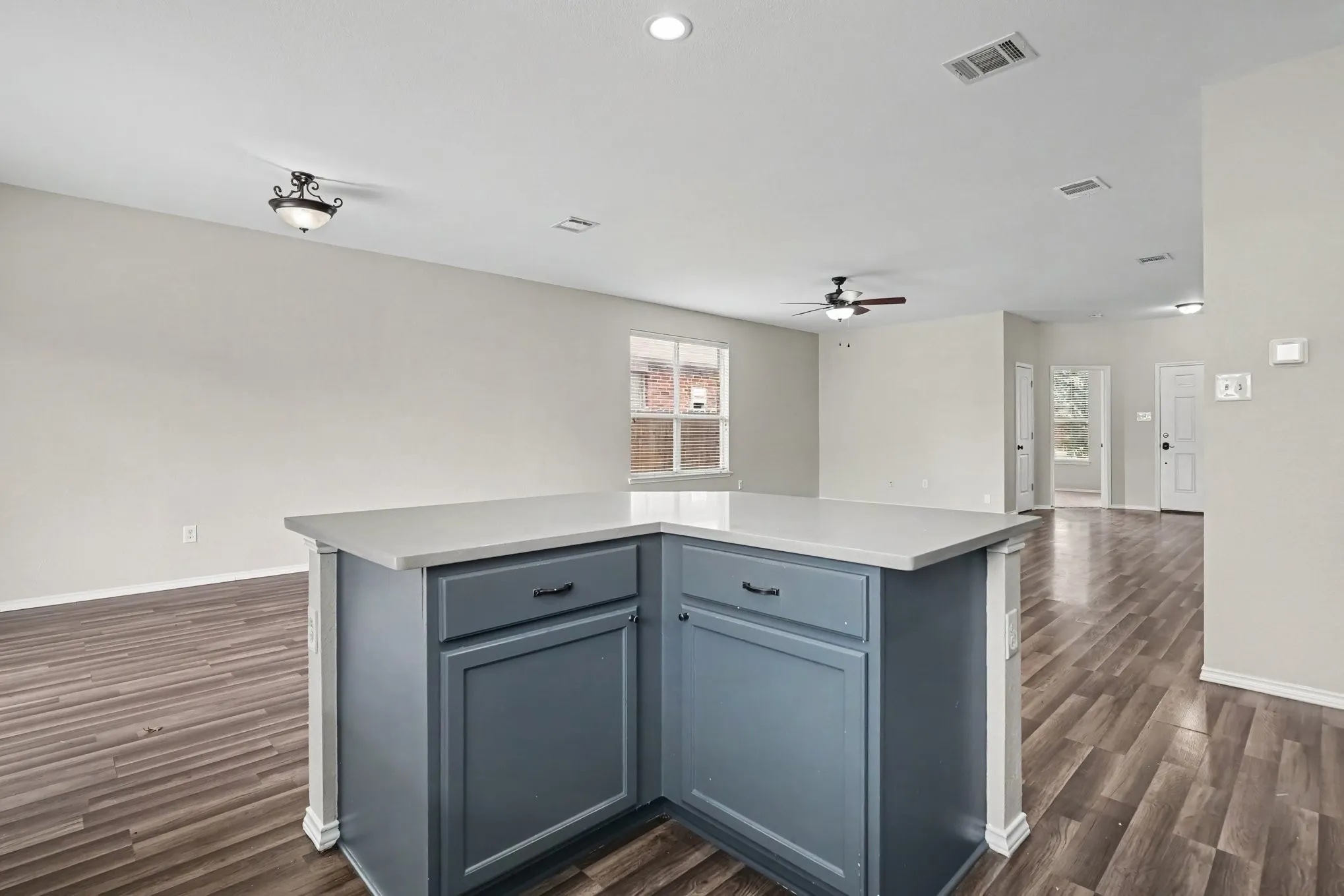 Single Family Residence For Sale in Tarrant County , 8512 Cumberland Gap Drive, Fort Worth, Texas 76244, 3 Bedroom, 2 Bathroom, 2 Garage spaces, 1,679 Sqft, built in 2010, mls#21334135, Real Estate Agent in Fort Worth, Homes For Sale in Tarrant county, Homes For Sale in Fort Worth, Realtor in Fort Worth Texas, Real Estate Brokerage Independent Realty Texas, Luminita Cordes Realtor