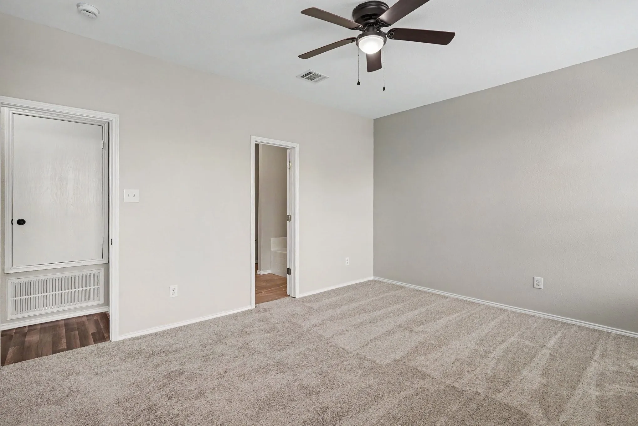 Single Family Residence For Sale in Tarrant County , 8512 Cumberland Gap Drive, Fort Worth, Texas 76244, 3 Bedroom, 2 Bathroom, 2 Garage spaces, 1,679 Sqft, built in 2010, mls#21334135, Real Estate Agent in Fort Worth, Homes For Sale in Tarrant county, Homes For Sale in Fort Worth, Realtor in Fort Worth Texas, Real Estate Brokerage Independent Realty Texas, Luminita Cordes Realtor